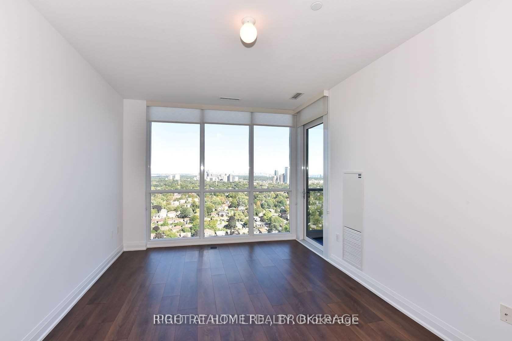 2 Bedrooms Condo at 9 Valhalla Inn, Toronto For sale