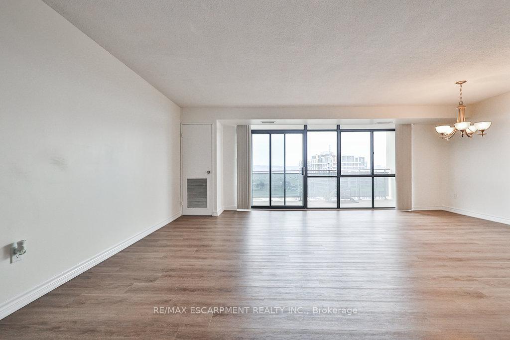 3 Bedrooms Condo at 301 FRANCES,  Hamilton For sale