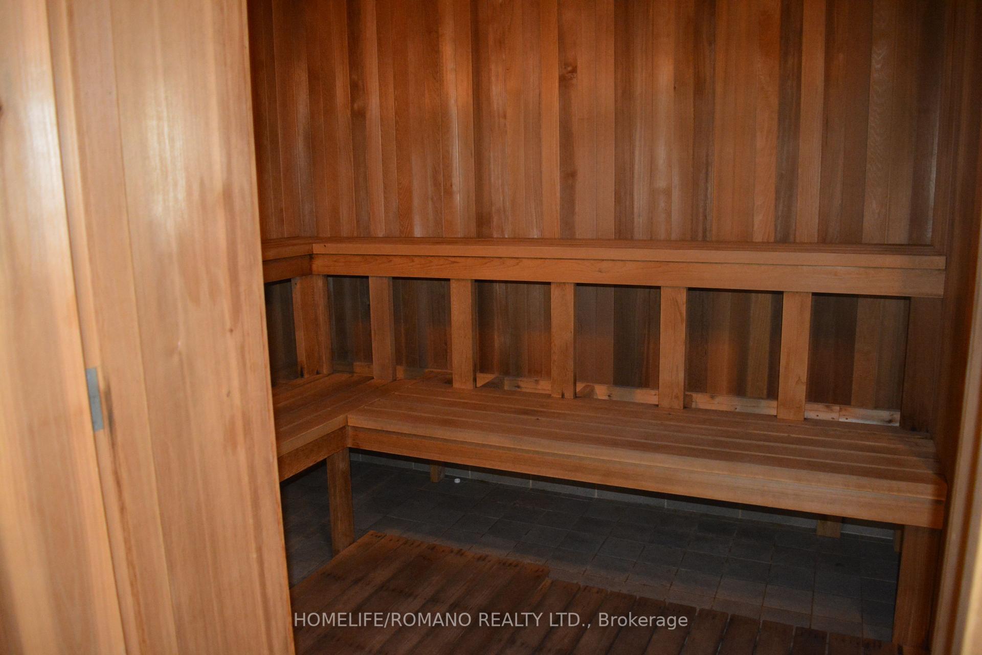 1 Bedroom Condo at 19 Grand Trunk, Toronto For sale