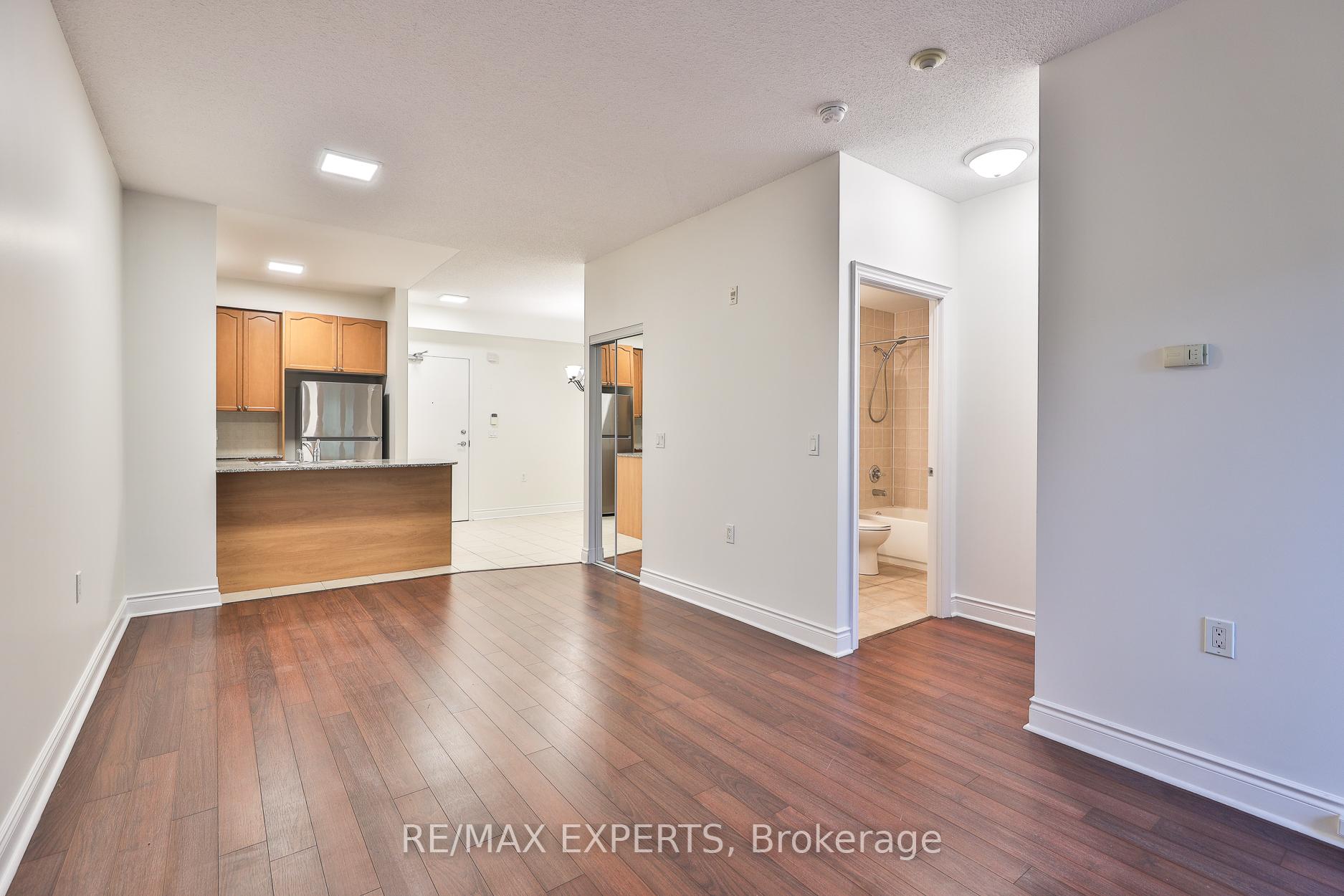 2 Bedrooms Condo at 8201 Islington, Vaughan For sale