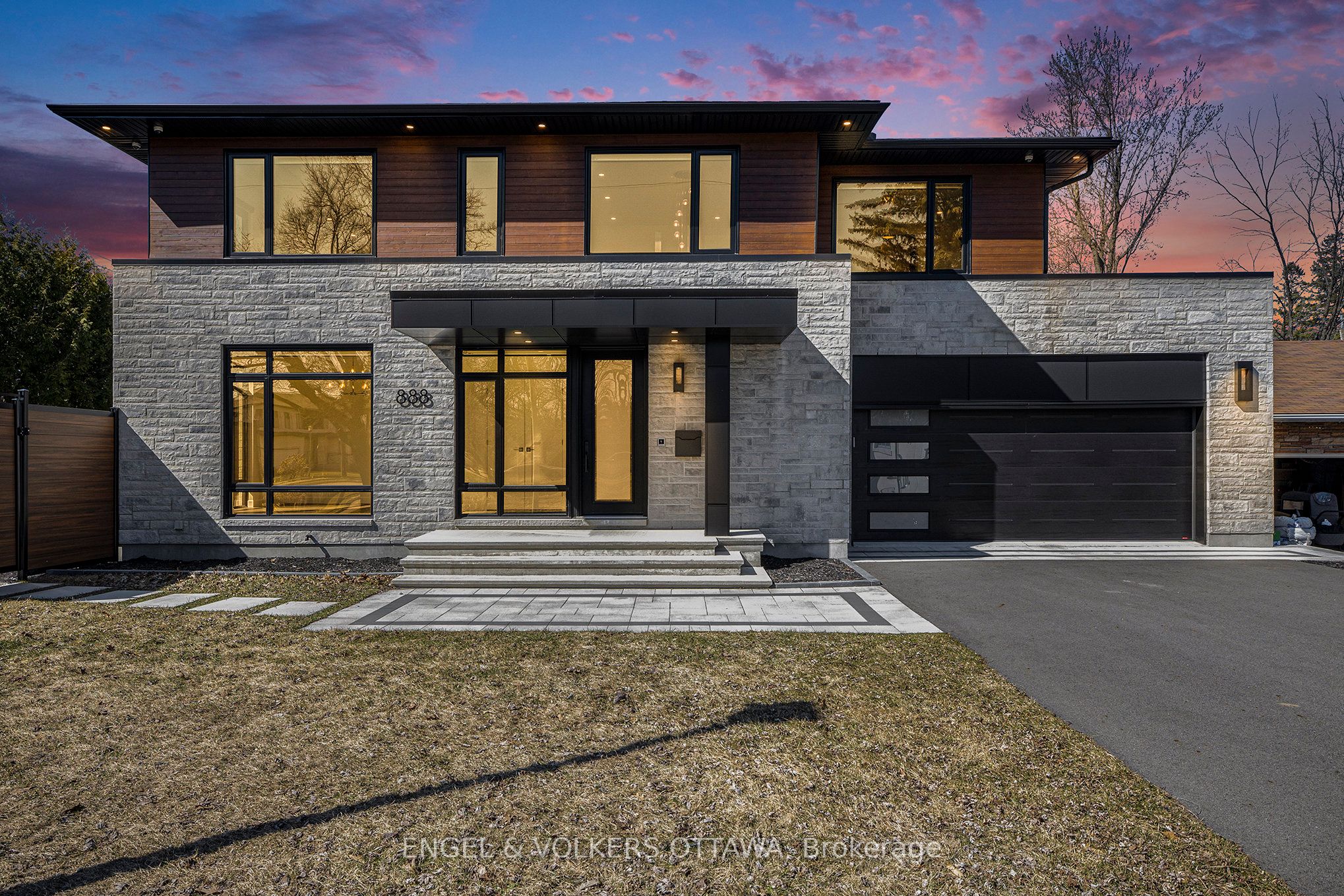 888 Melwood Avenue, McKellarHeightsGlabarParkandArea, ON K2A 3C3