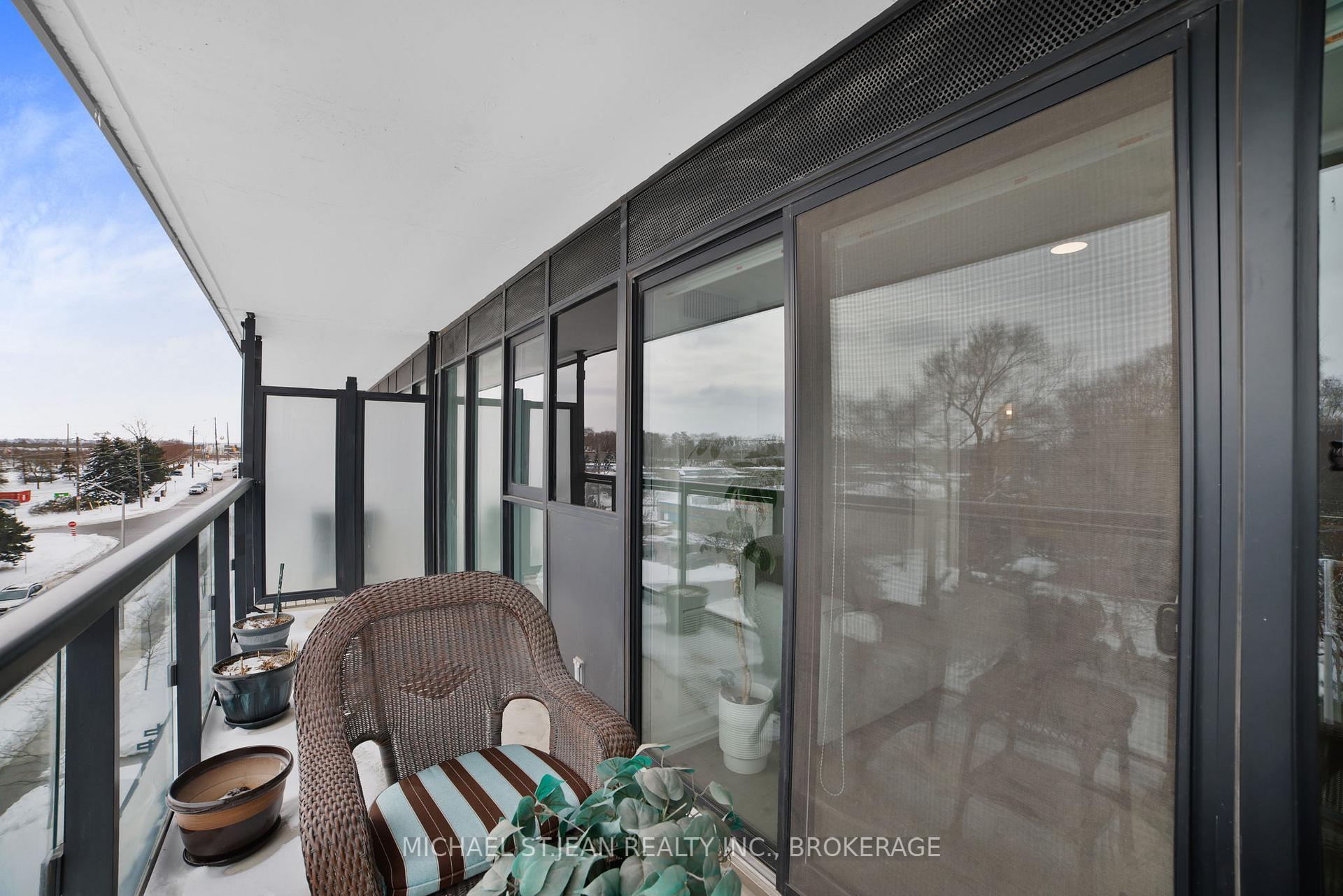 1 Bedroom Condo at 1119 Cooke,  Burlington For sale