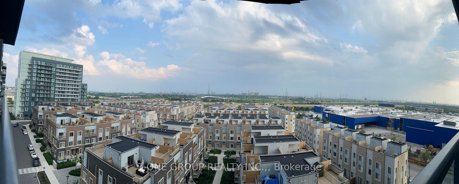2 Bedrooms Condo at 10 Honeycrisp, Vaughan For sale