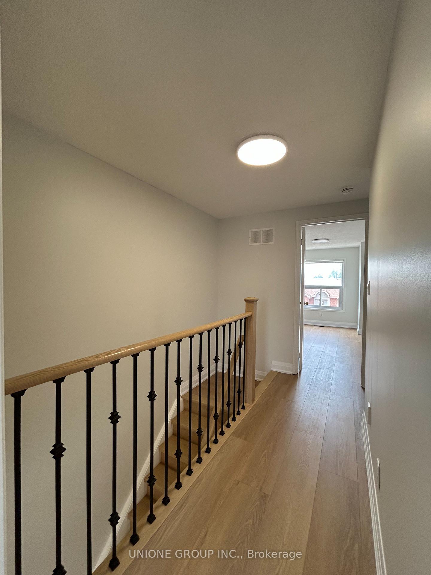 3 Bedrooms Condo at 1570 Reeves, Oakville For sale