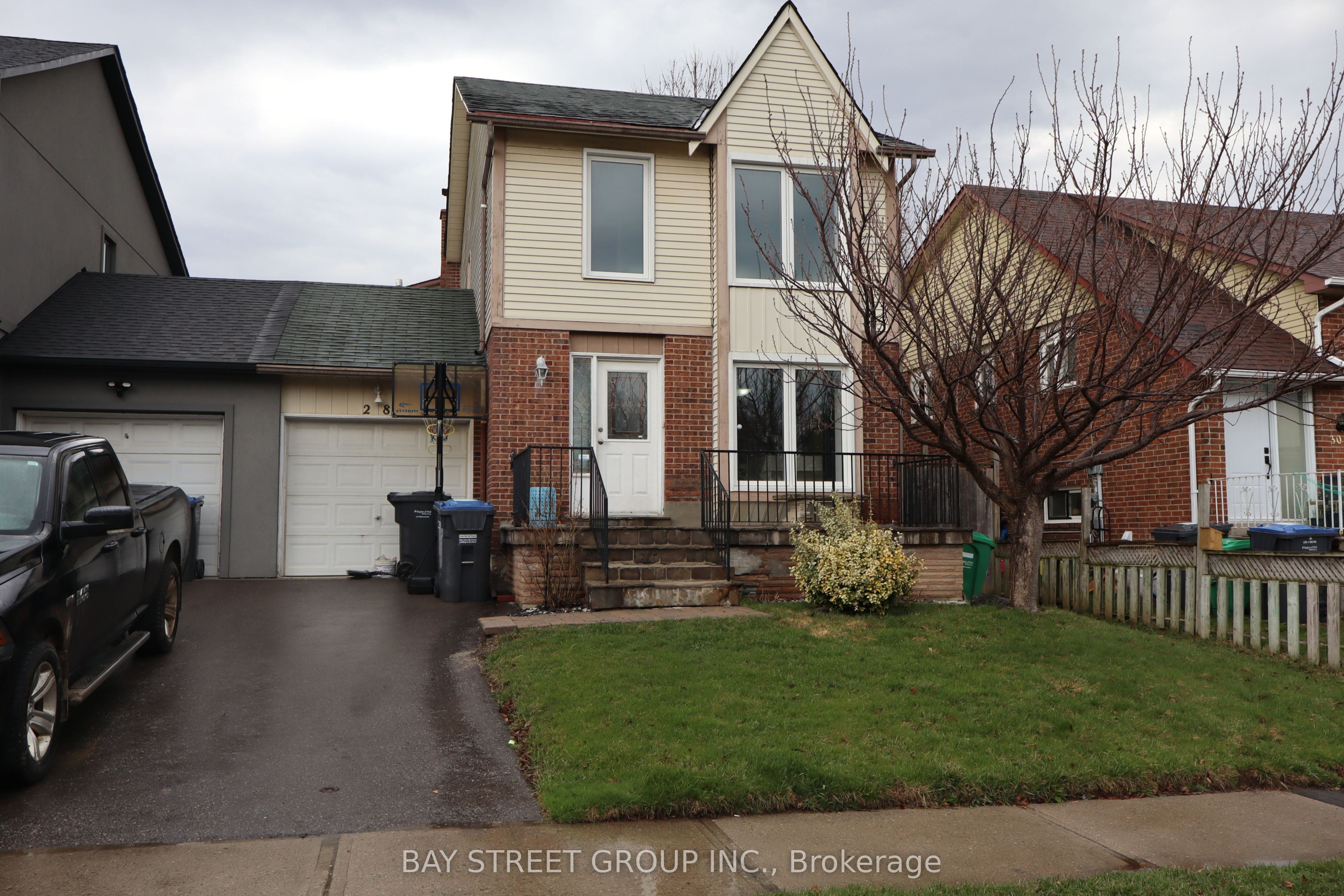 28 Mount Pleasant Drive, Brampton, ON L6Z 1K2