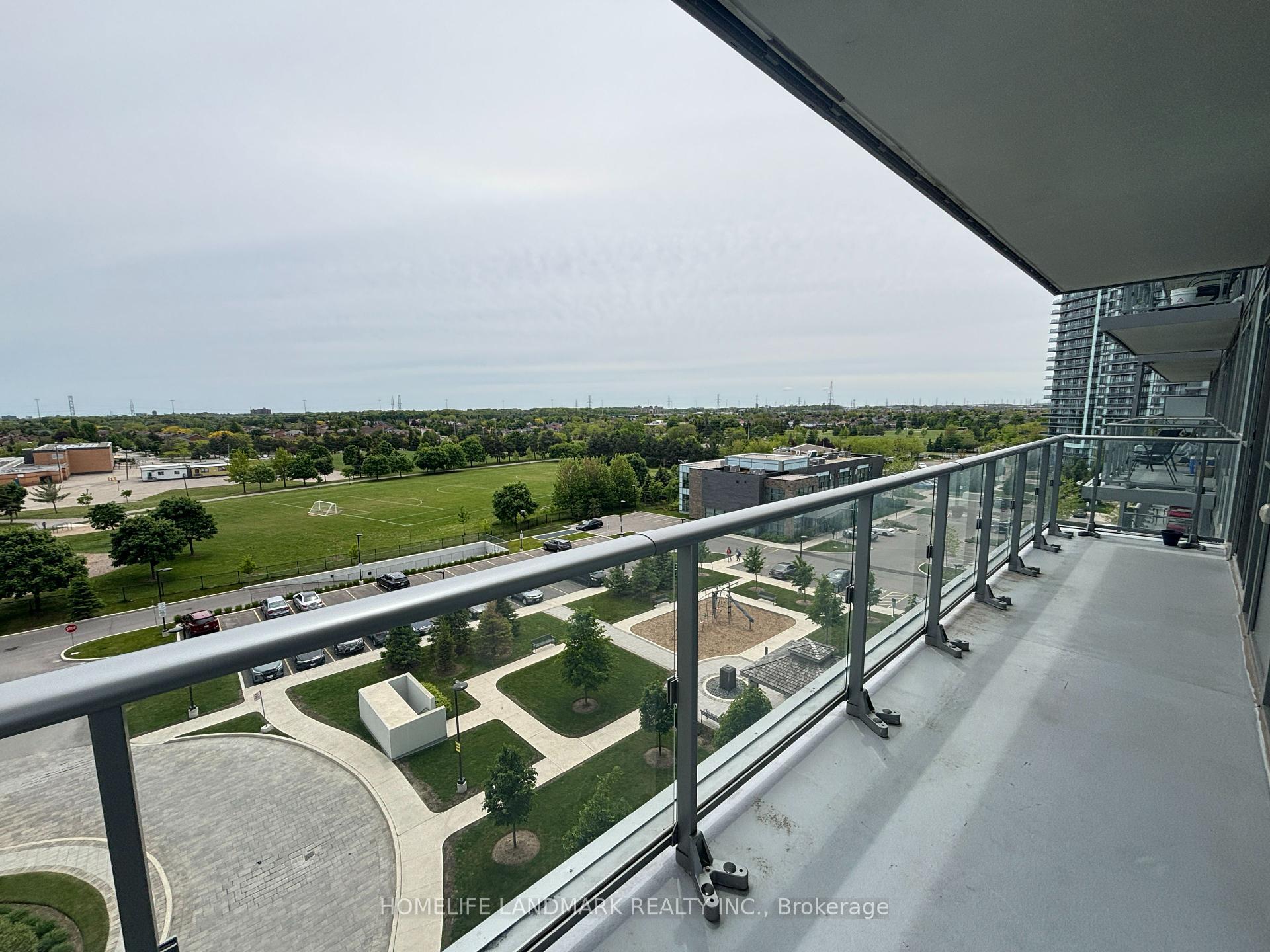 3 Bedrooms Condo at 4677 Glen Erin, Mississauga For sale