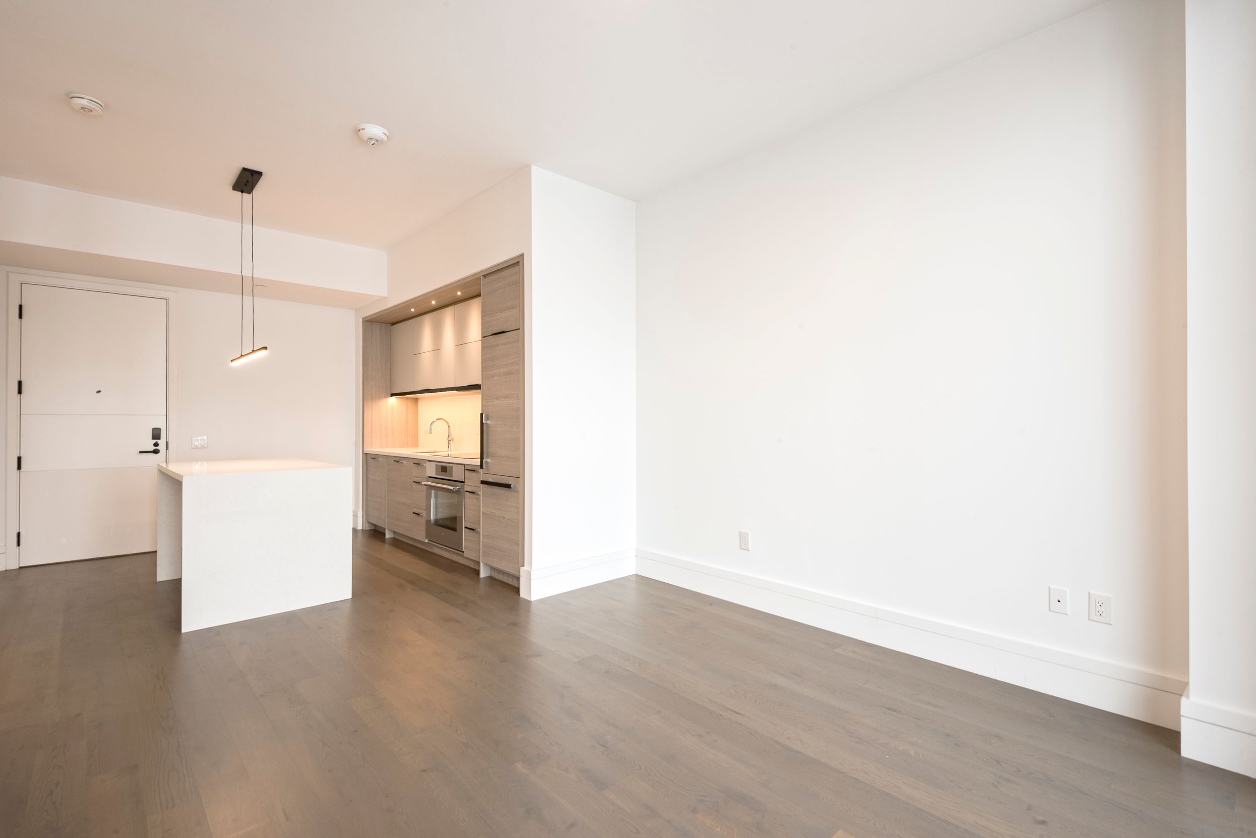 215 Lonsdale Road 1607