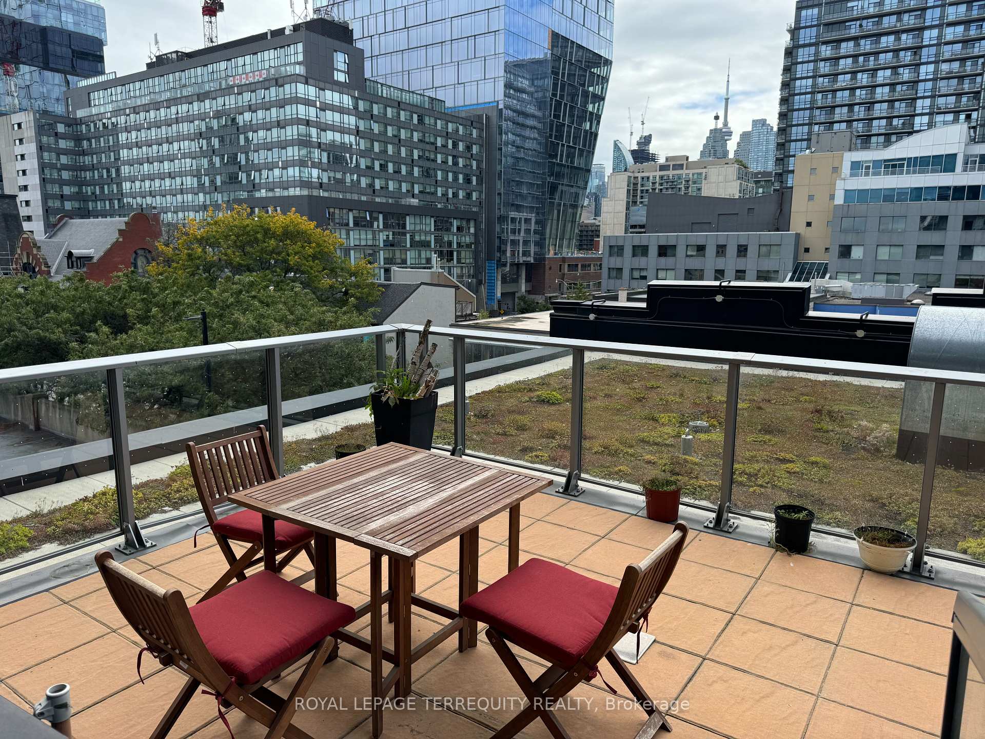 3 Bedrooms Condo at 120 Parliament, Toronto For sale