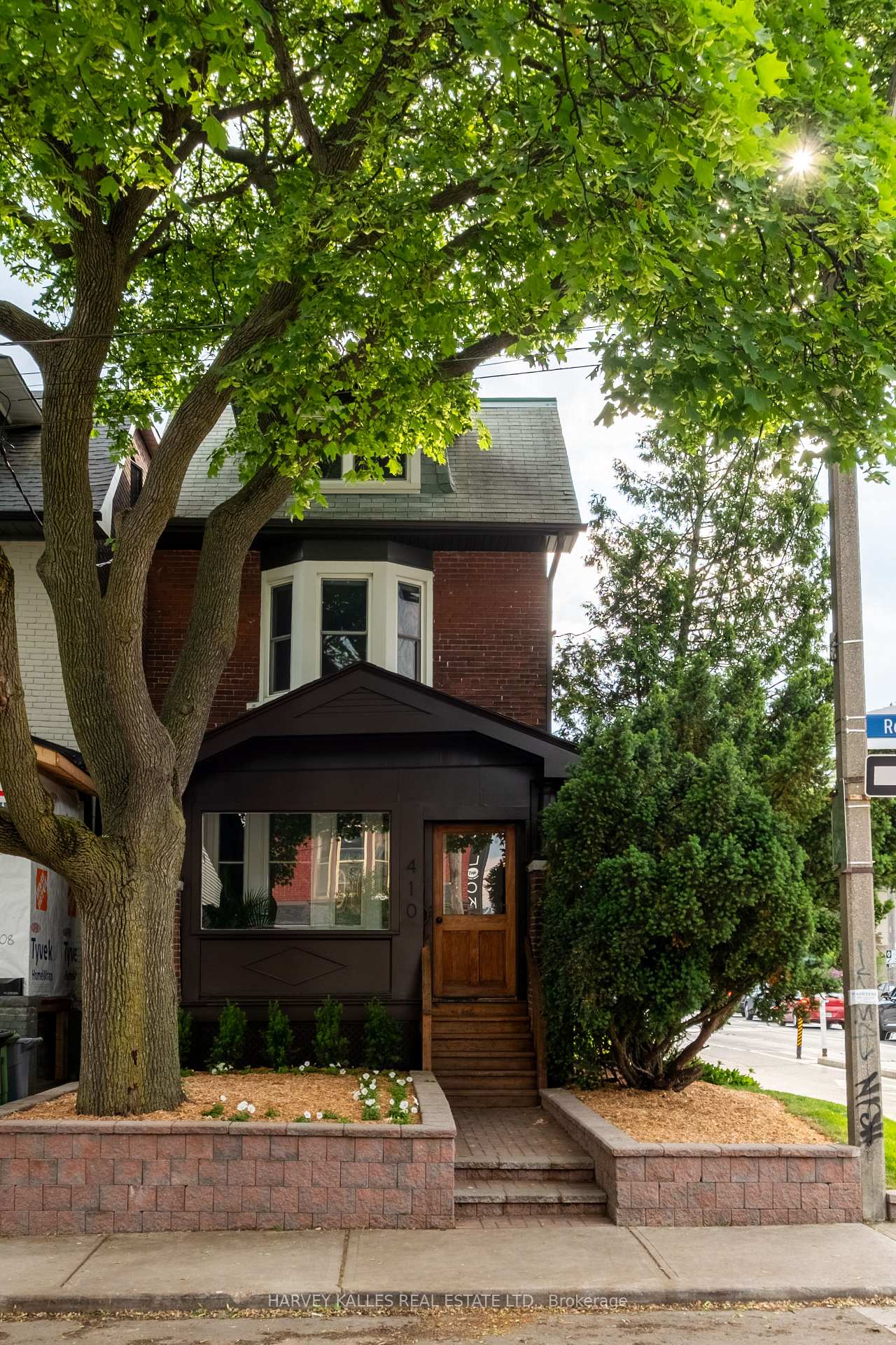 410 Roxton Road