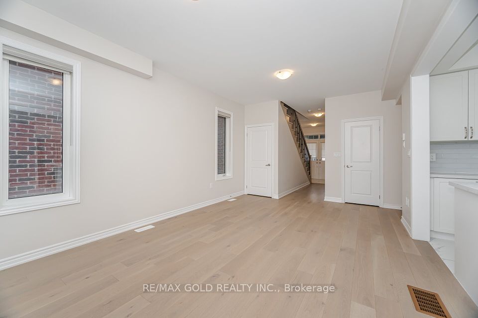 50 Prudhoe Terrace, Barrie, ON L9J 0L5