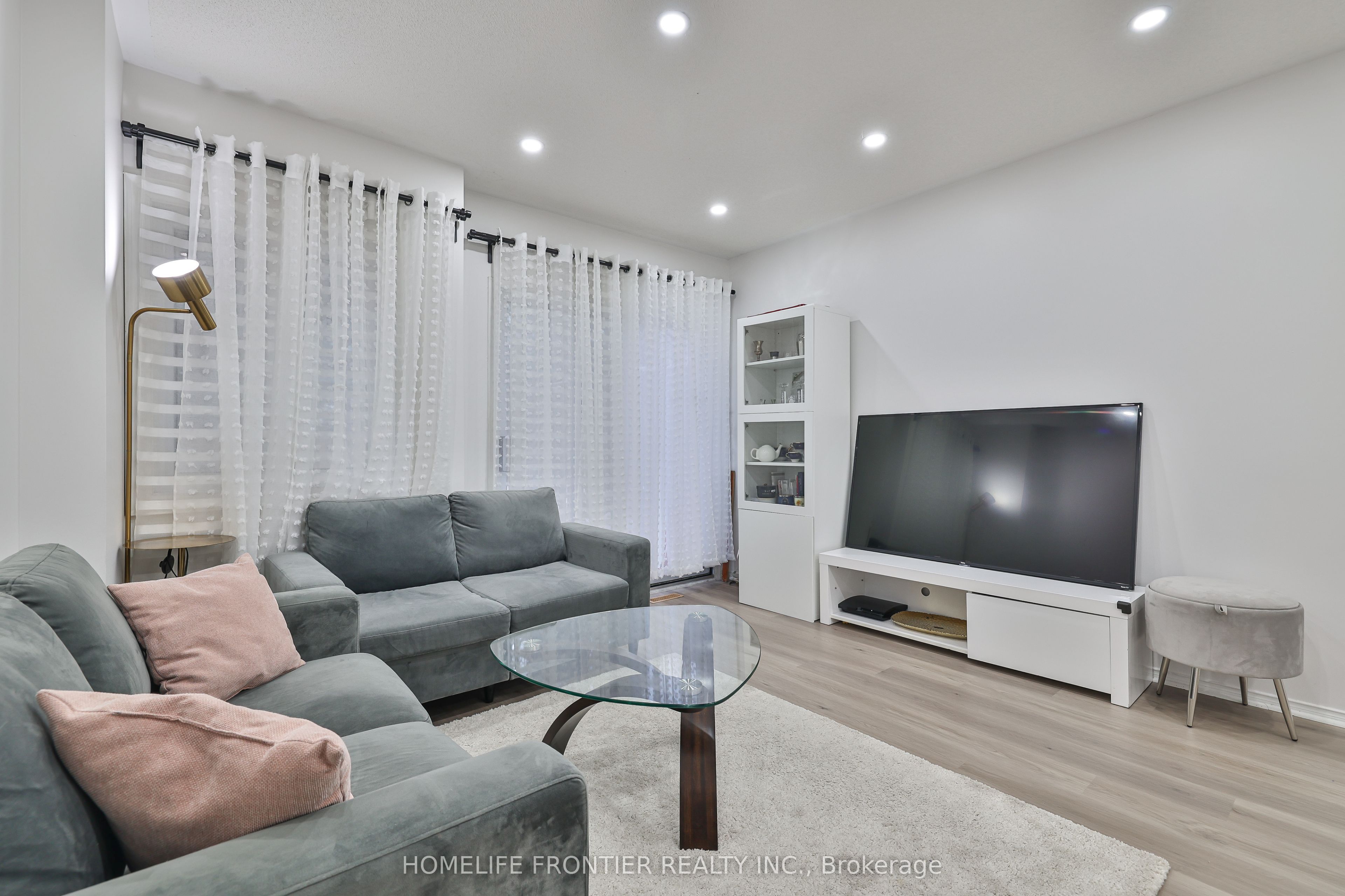 735 New Westminster Drive, #93