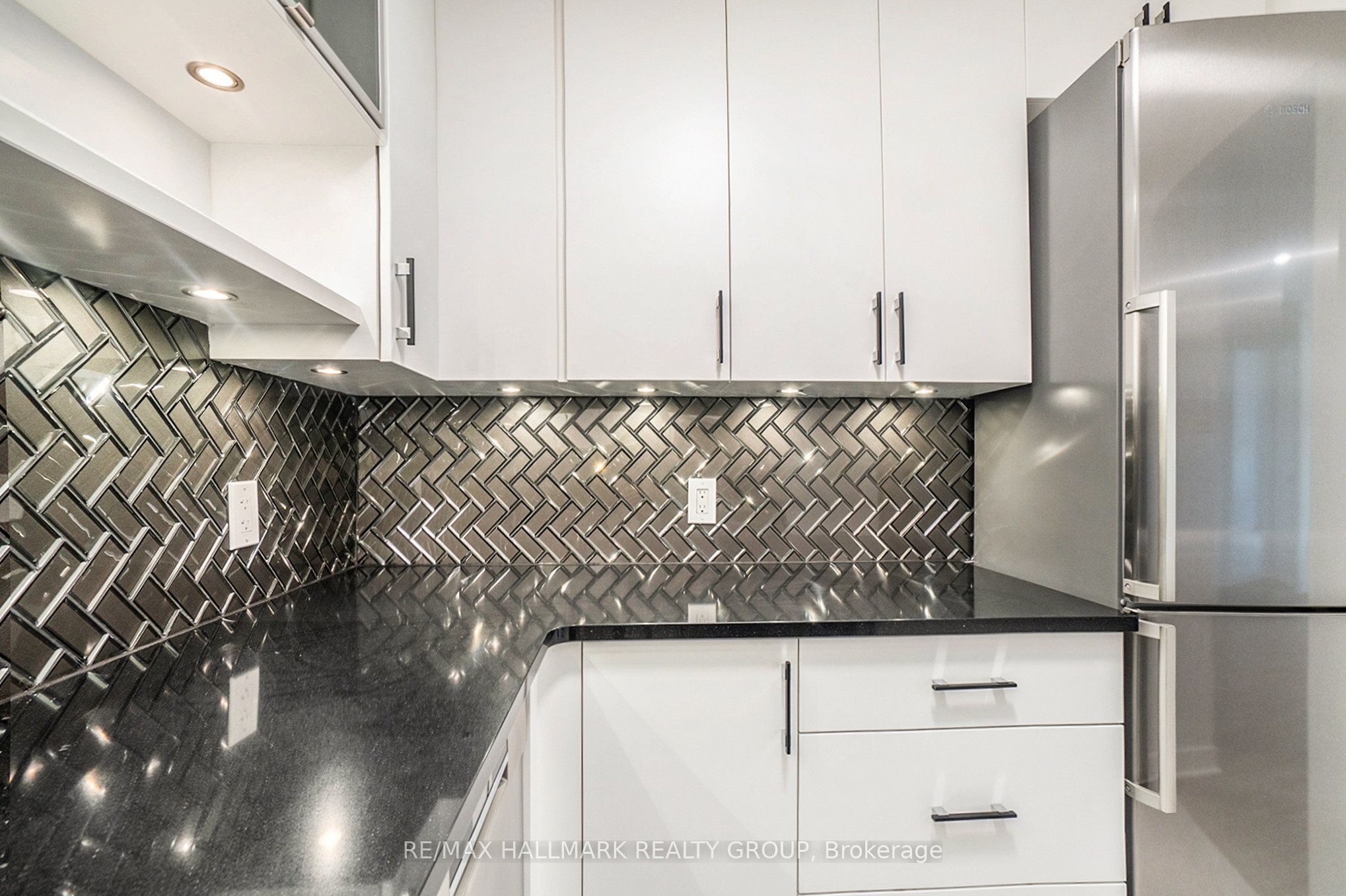 160 Bruyere Street, #4
