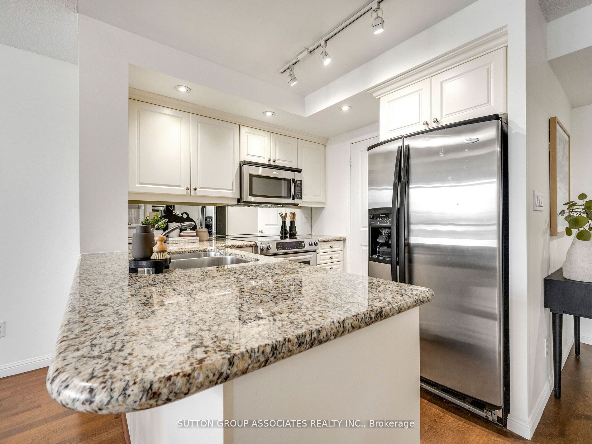 900 Mount Pleasant Road, #320