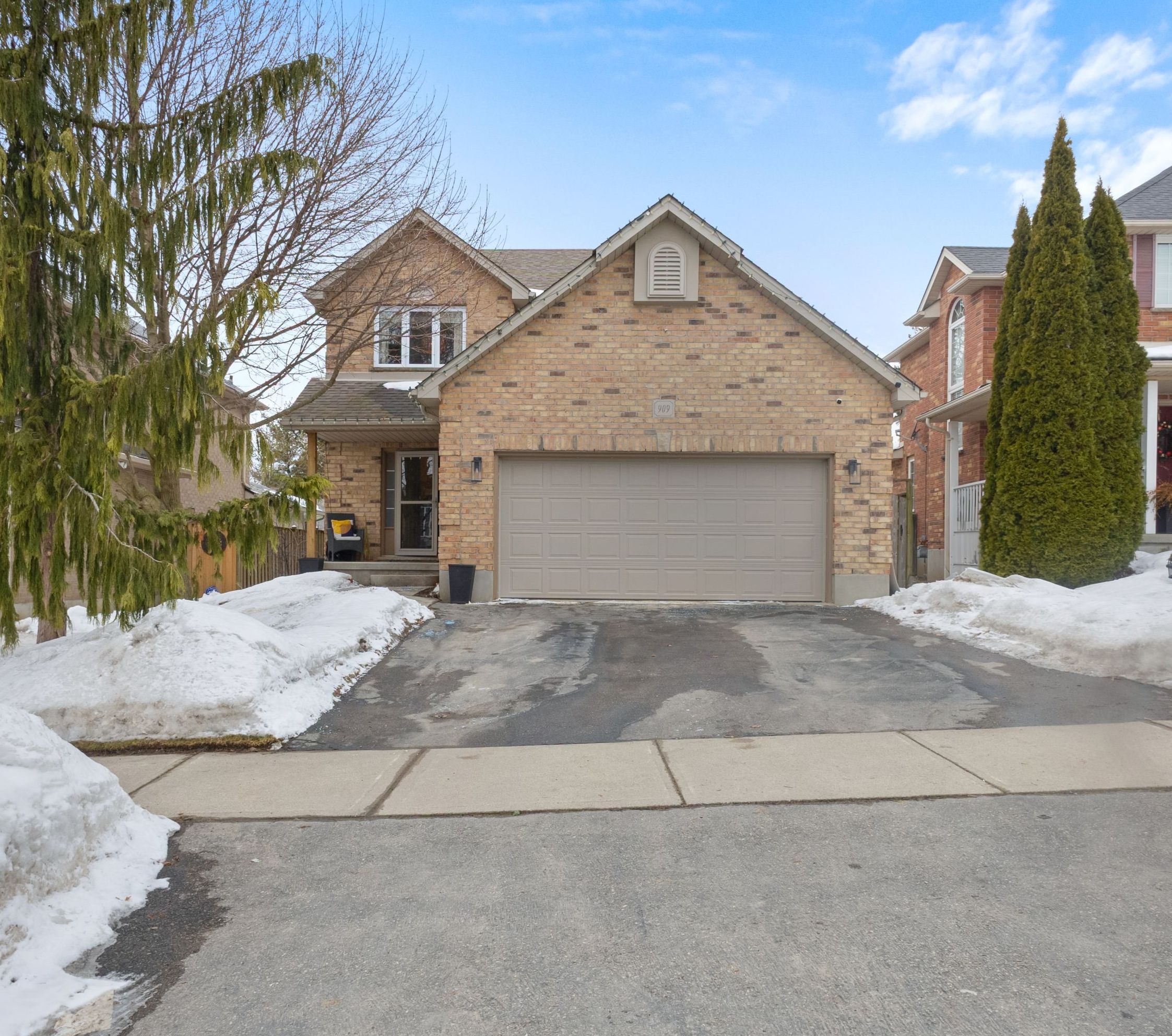 909 Cresthaven Crescent London Ontario N6K 4W1