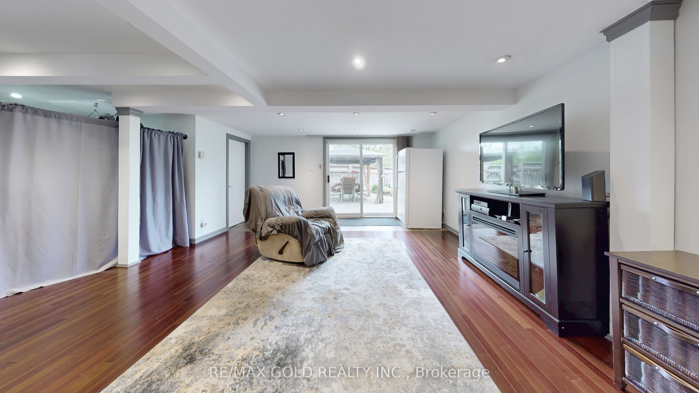 12 Homer Square