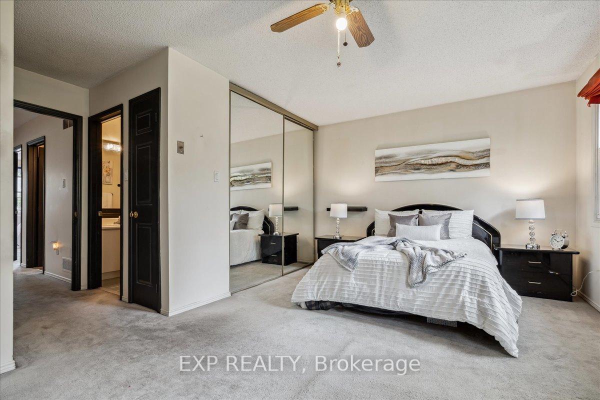 3 Bedrooms Condo at 62 Tamarack, Toronto For sale