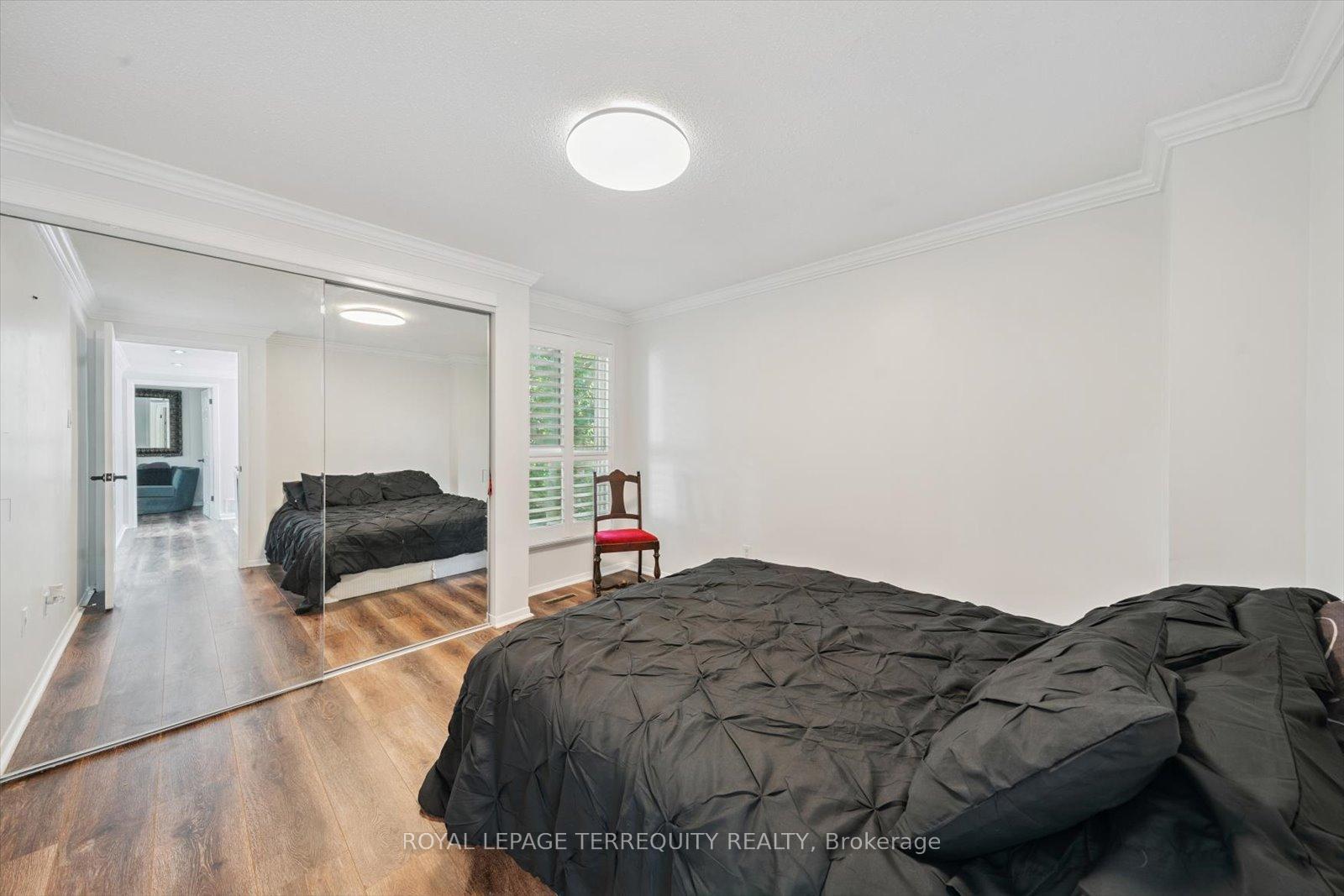 4 Bedrooms Condo at 1825 Hyde Mill, Mississauga For sale