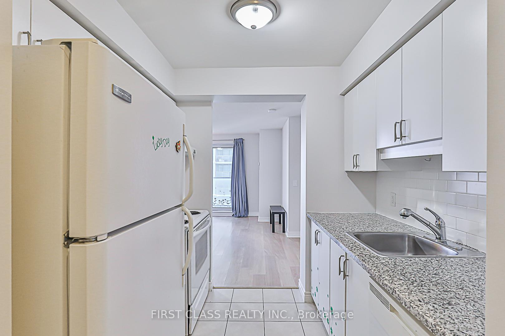 1 Bedroom Condo at 70 Town Centre, Toronto For sale