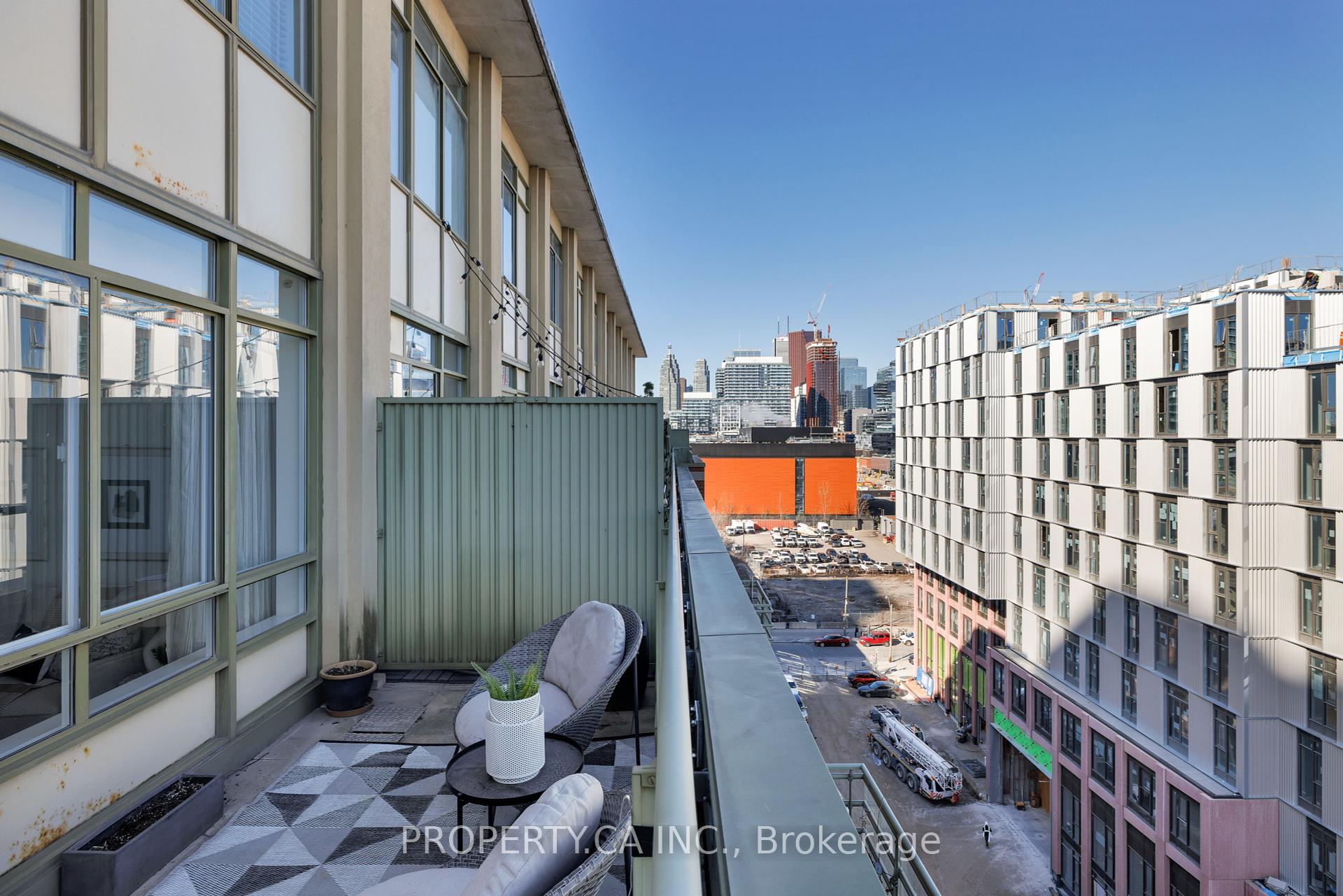 2 Bedrooms Condo at 70 Mill, Toronto For sale