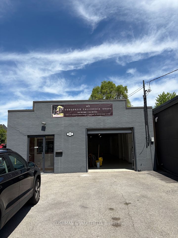 982 Roselawn
