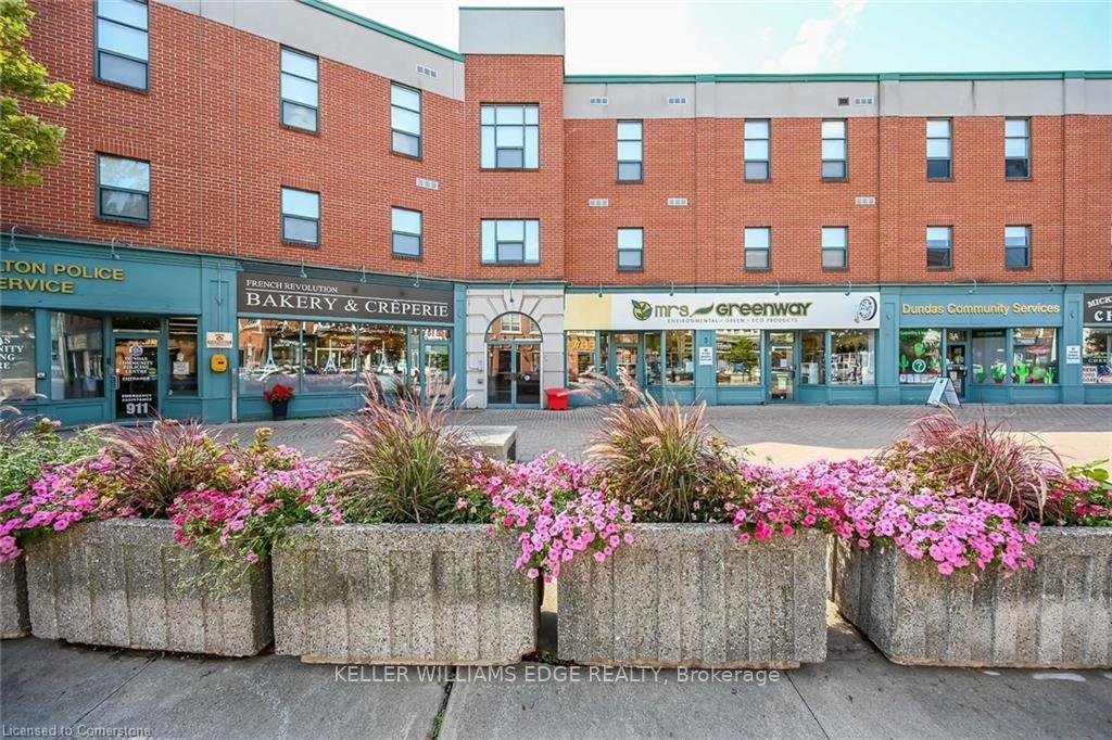 2 Bedrooms Condo at 2 King,  Hamilton For sale