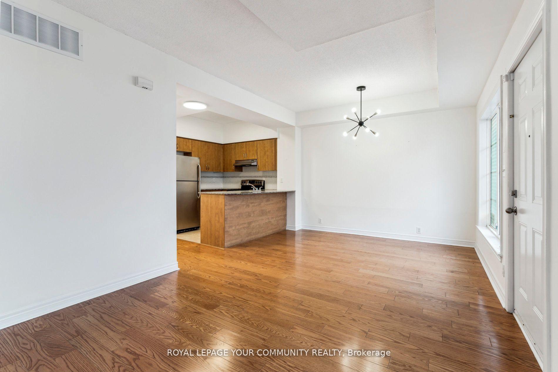 3 Bedrooms Condo at 207 Wellesley,  Toronto For sale