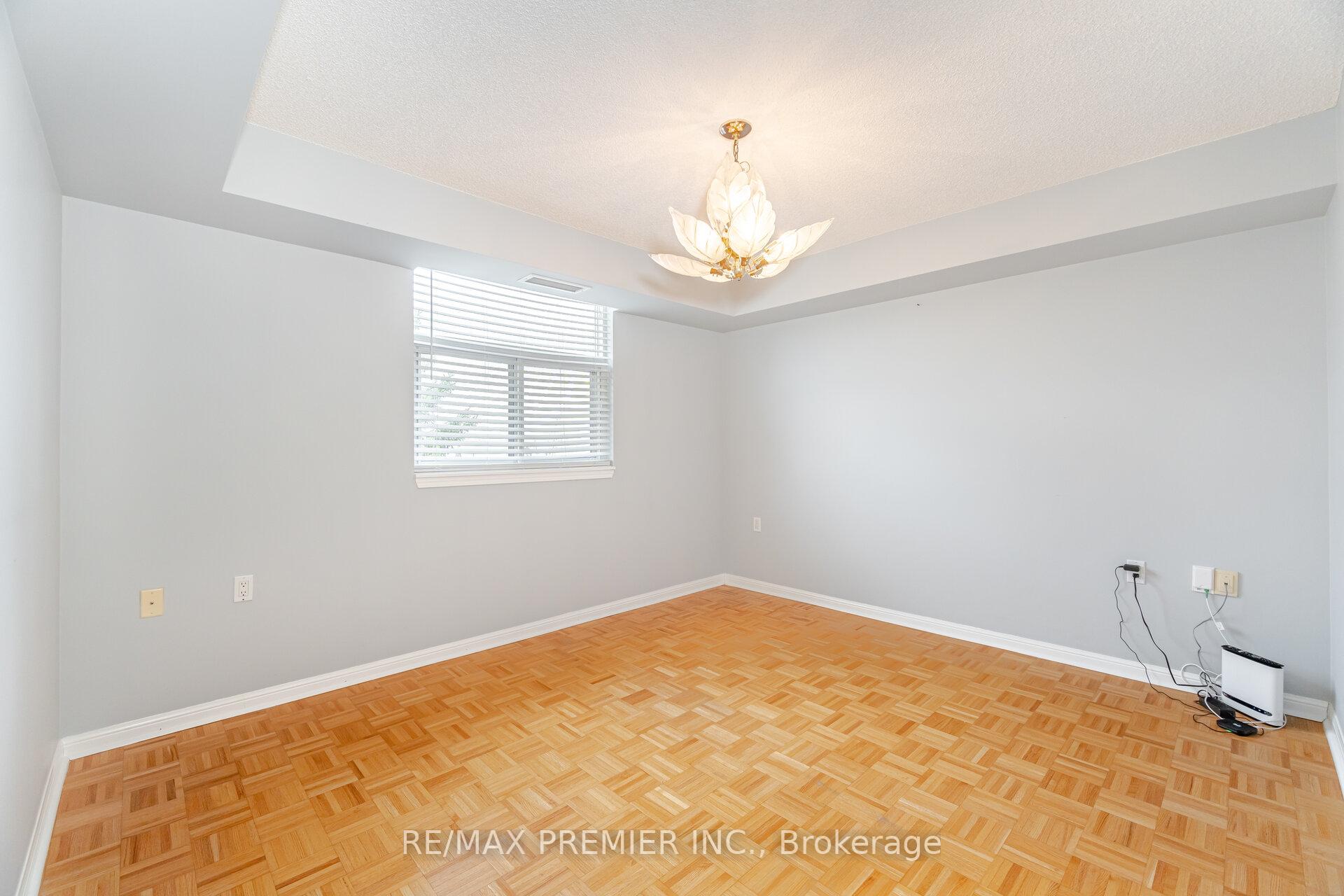 1 Bedroom Condo at 2502 Rutherford,  Vaughan For sale