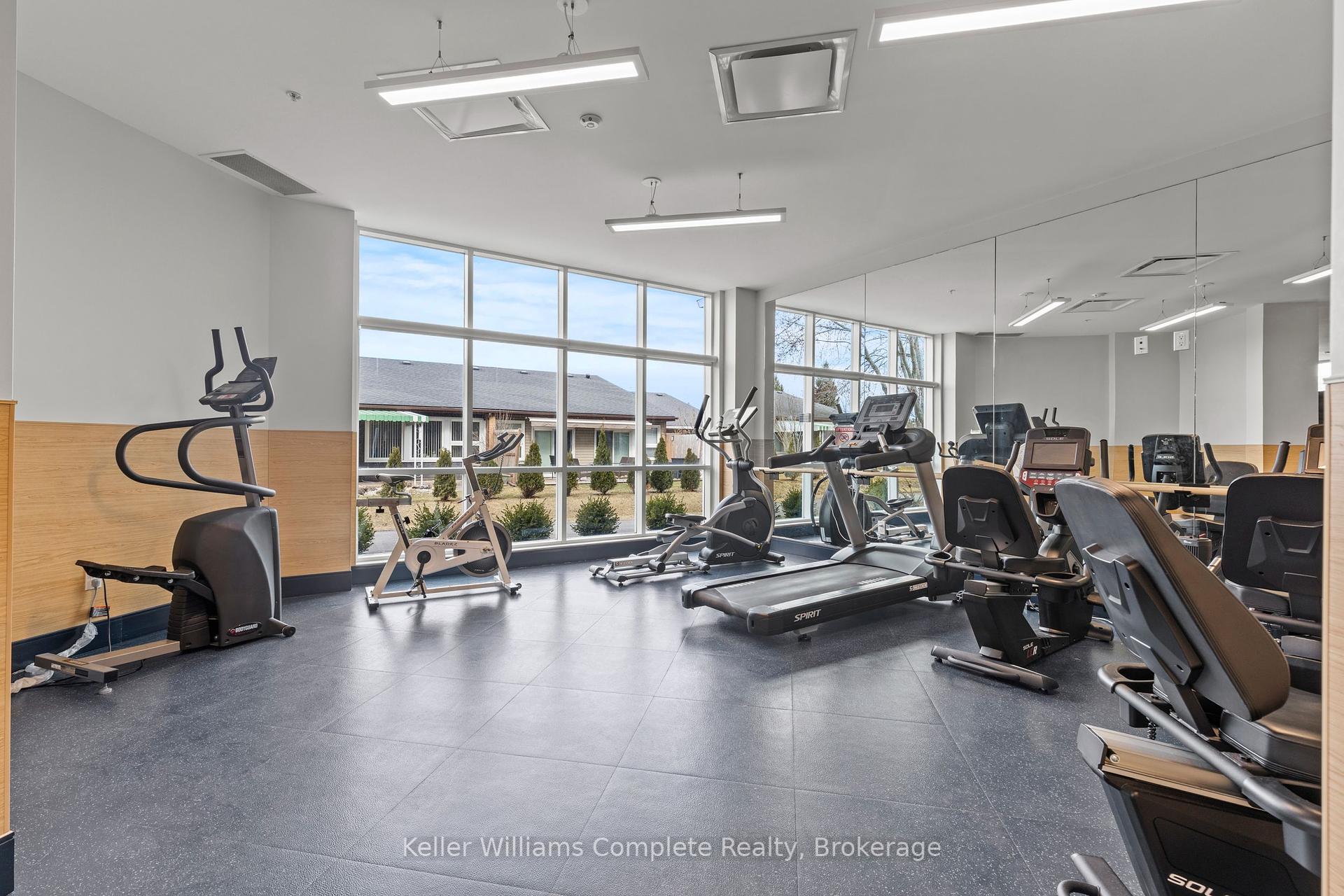 2 Bedrooms Condo at 12 Nolan,  Hamilton For sale