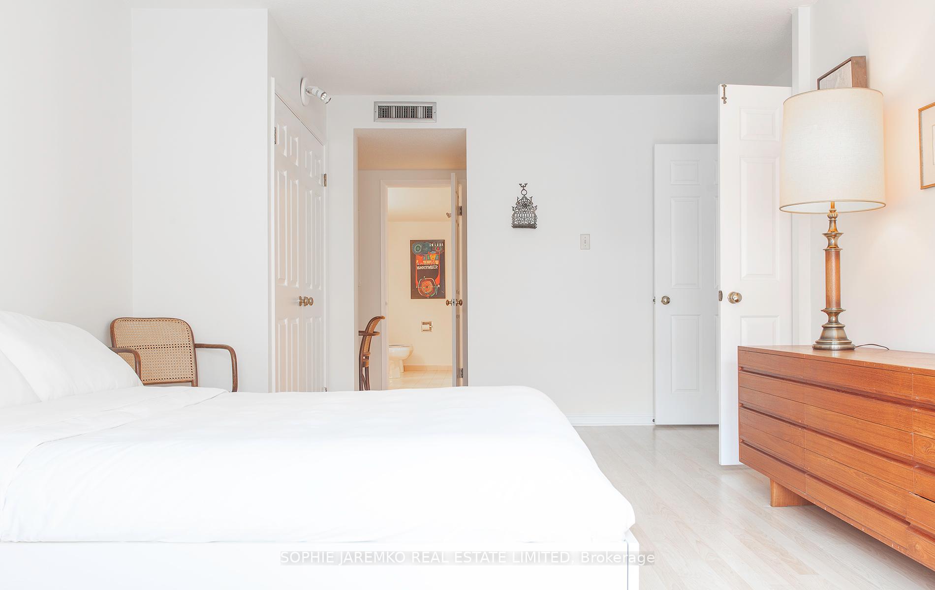 3 Bedrooms Condo at 160 Frederick,  Toronto For sale