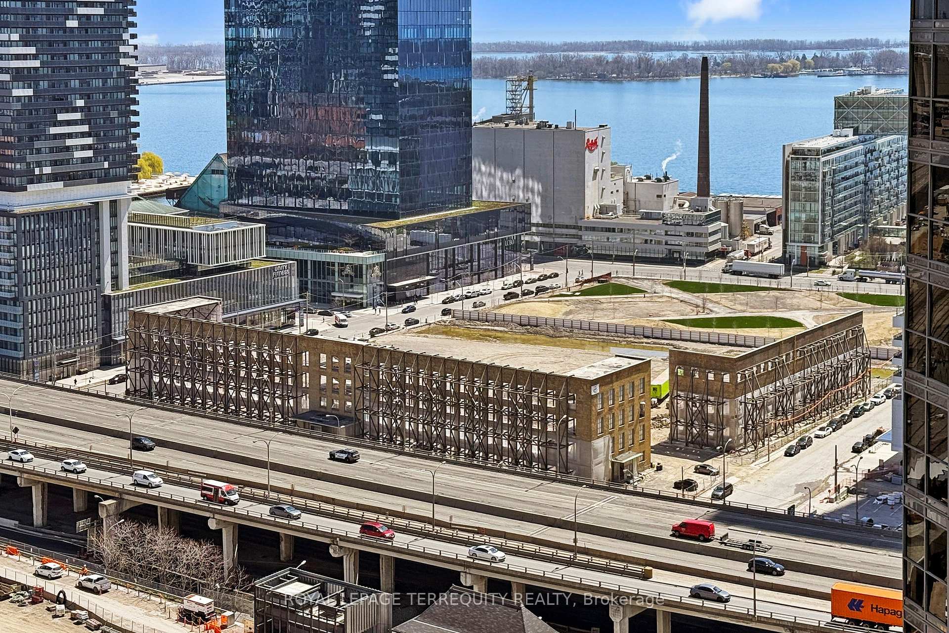 2 Bedrooms Condo at 8 The Esplanade, Toronto For sale