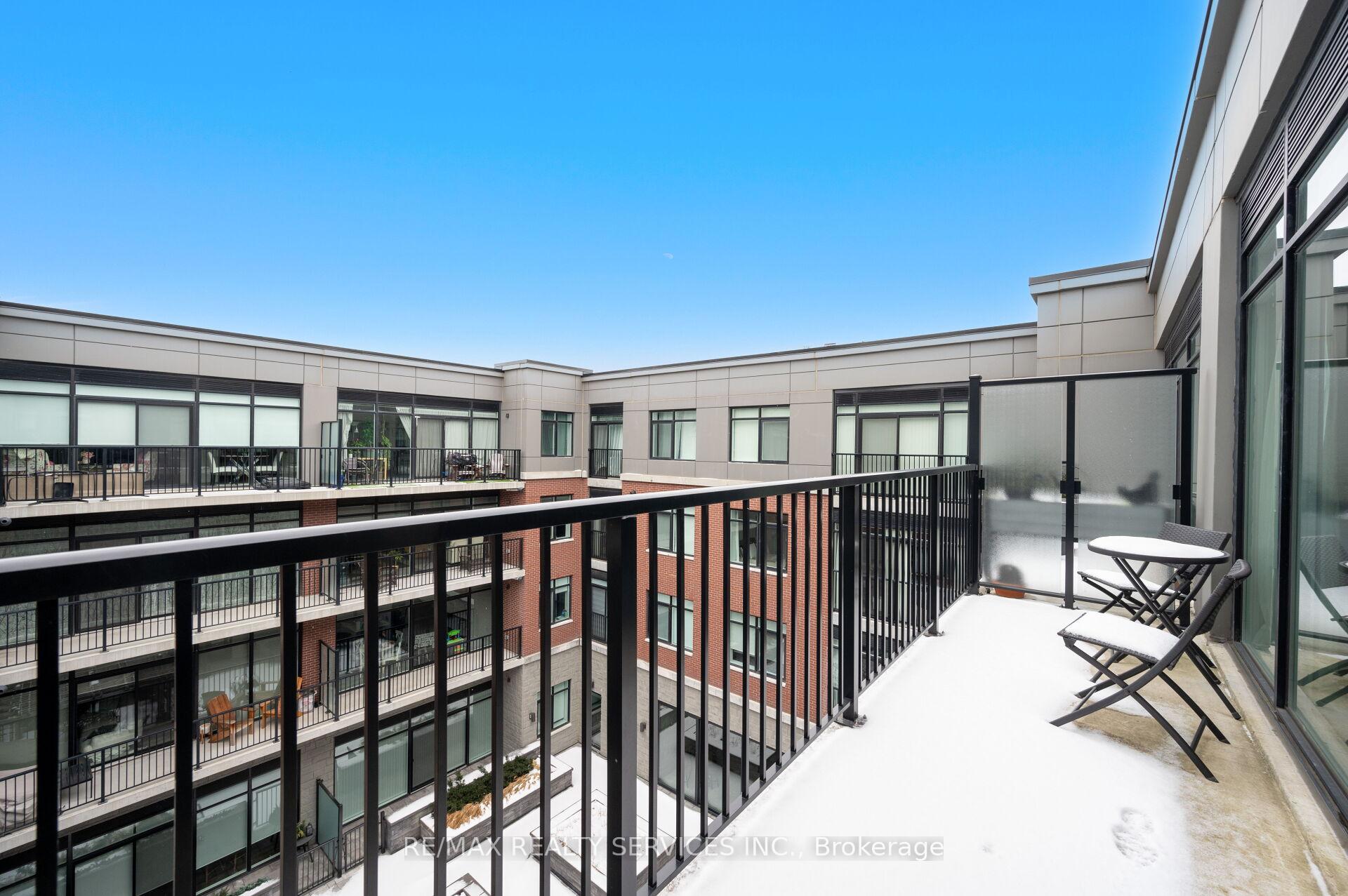 2 Bedrooms Condo at 1 Redfern, Hamilton For sale