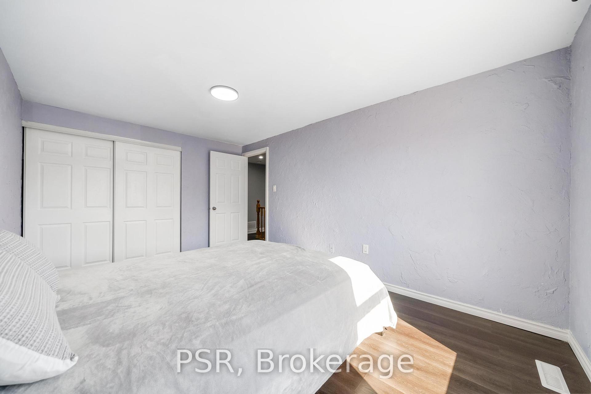 3 Bedrooms Condo at 10 Angus, Hamilton For sale