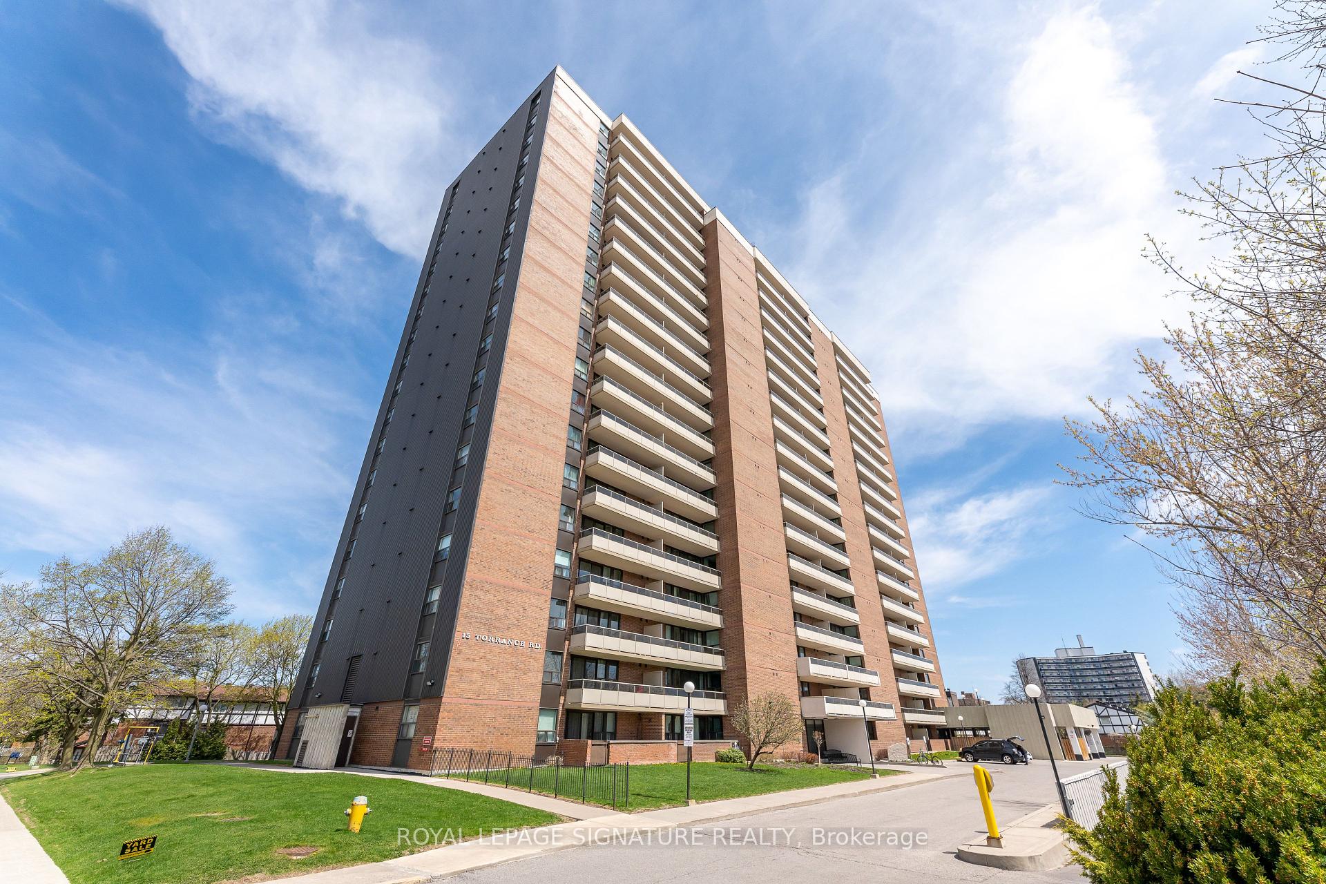 2 Bedrooms Condo at 15 Torrance, Toronto For sale
