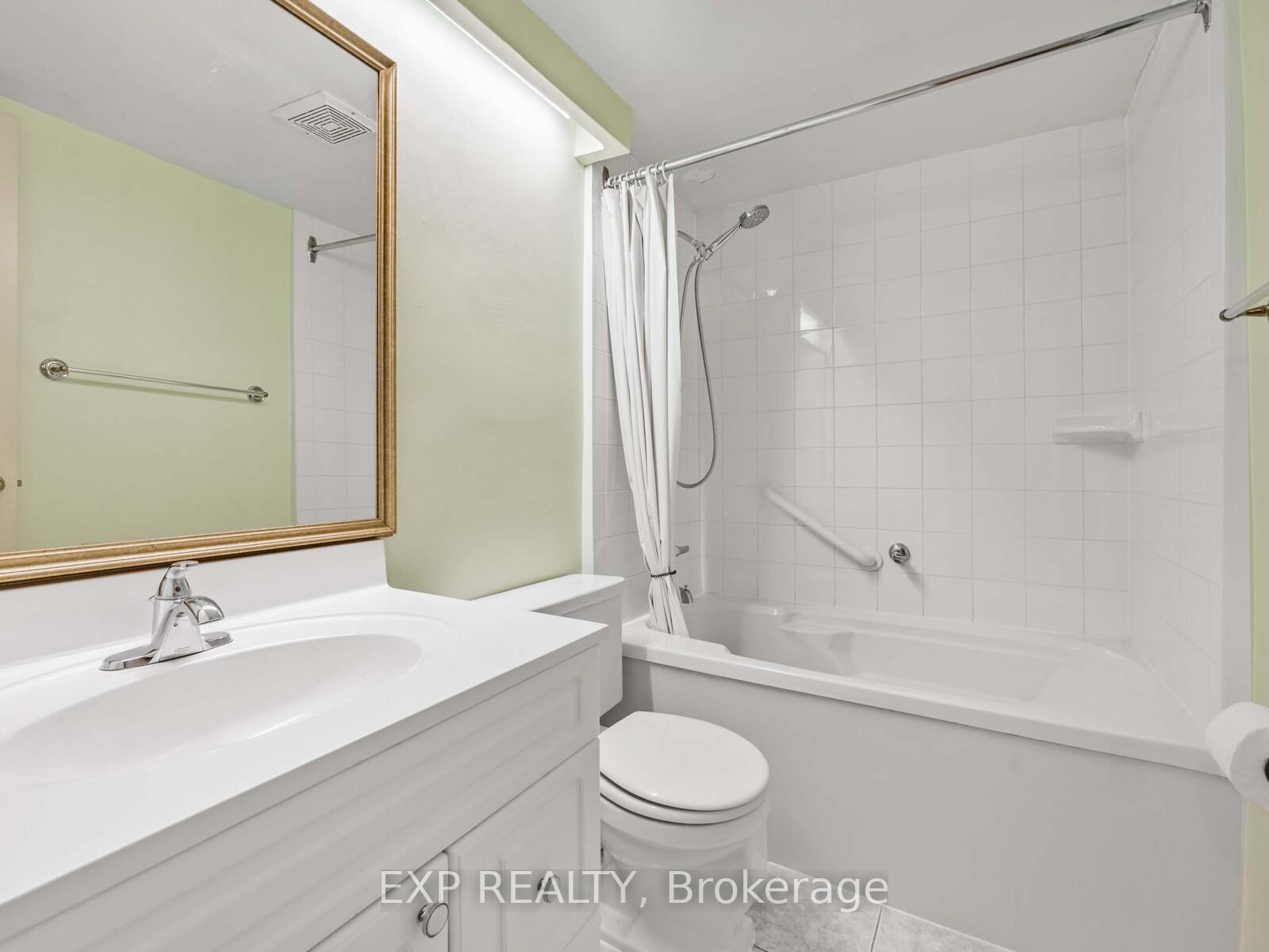 2 Bedrooms Co-op at 30 Gloucester, Toronto For sale