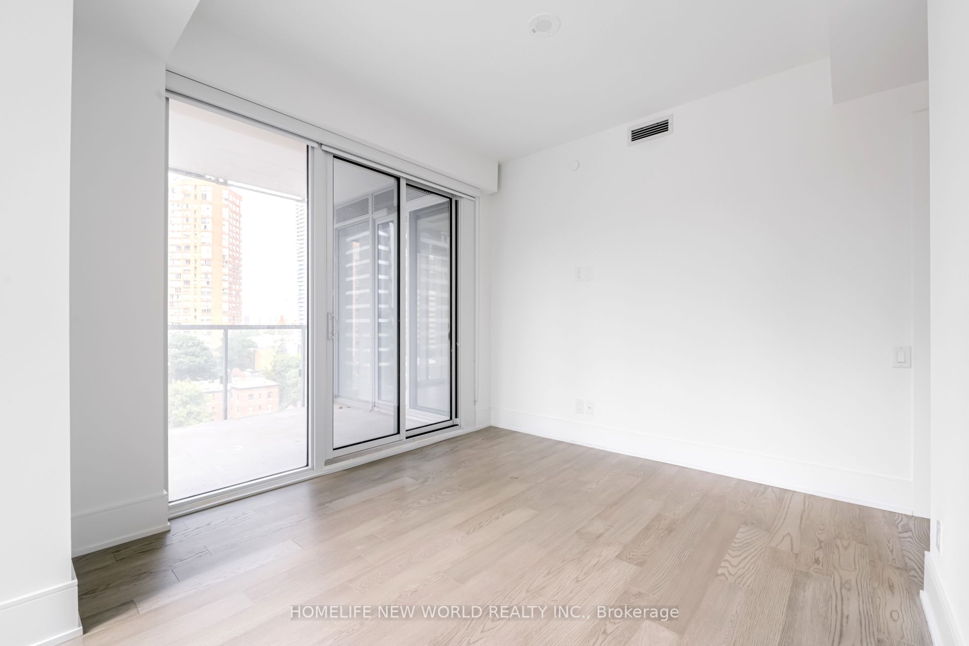 1 Gloucester Street, #915