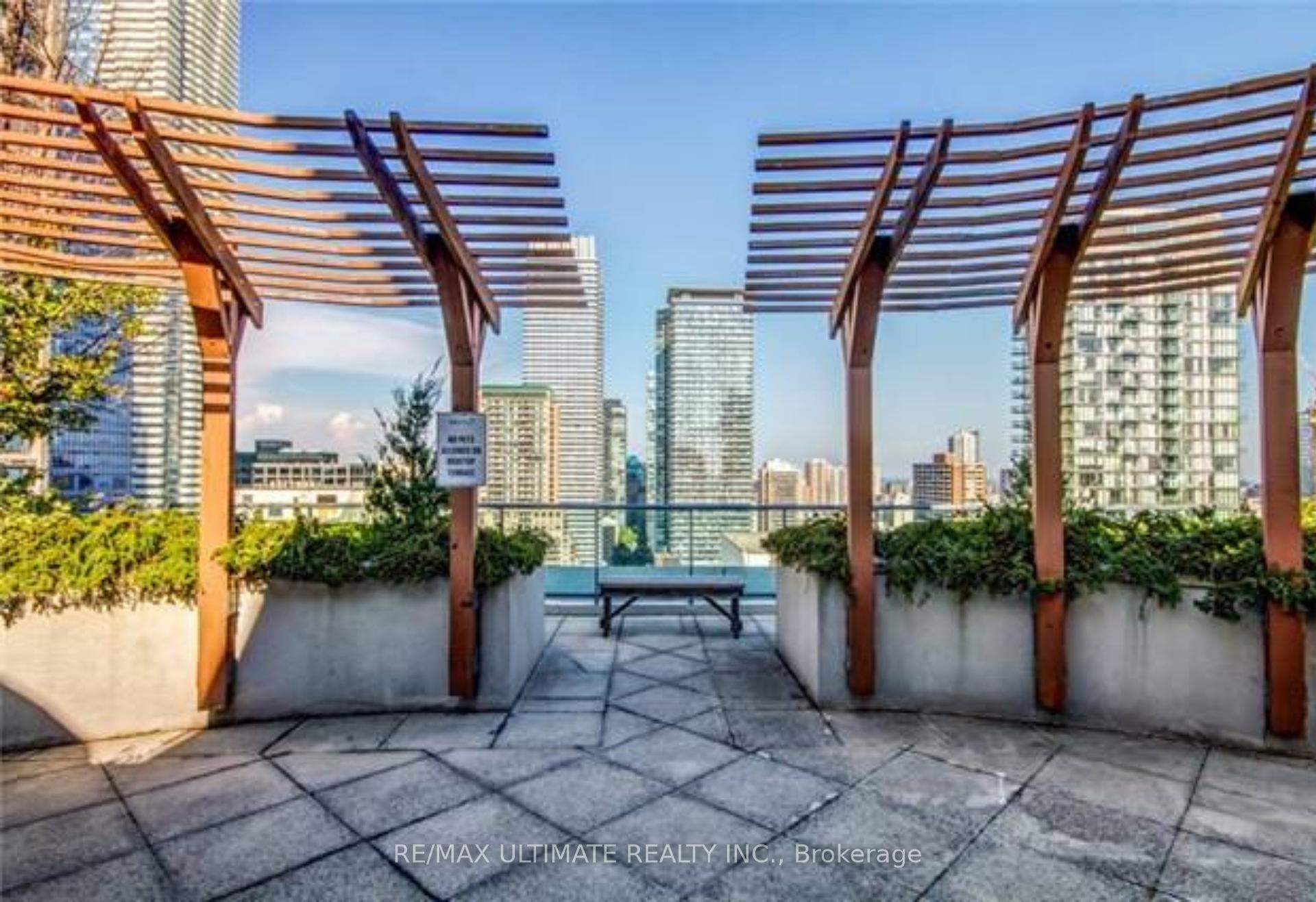 2 Bedrooms Condo at 1121 Bay, Toronto For sale