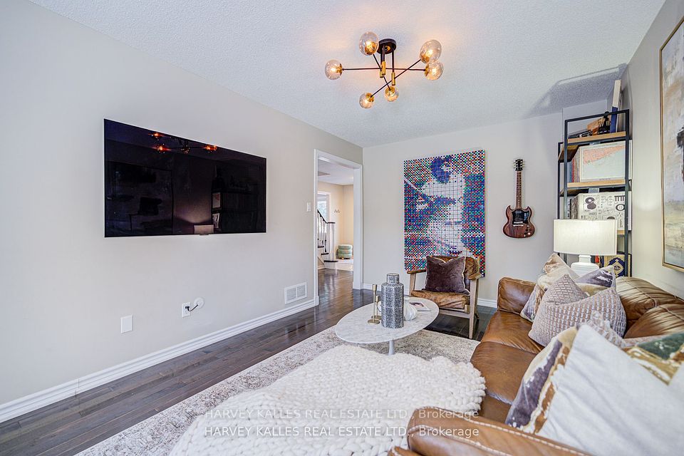 33 Rosemary Avenue