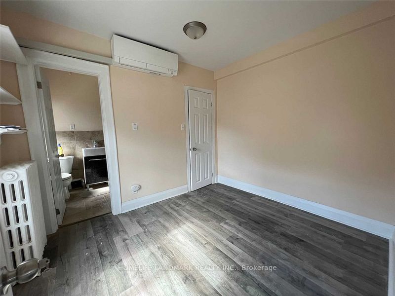 2398 Bloor Street W, #Apt 1