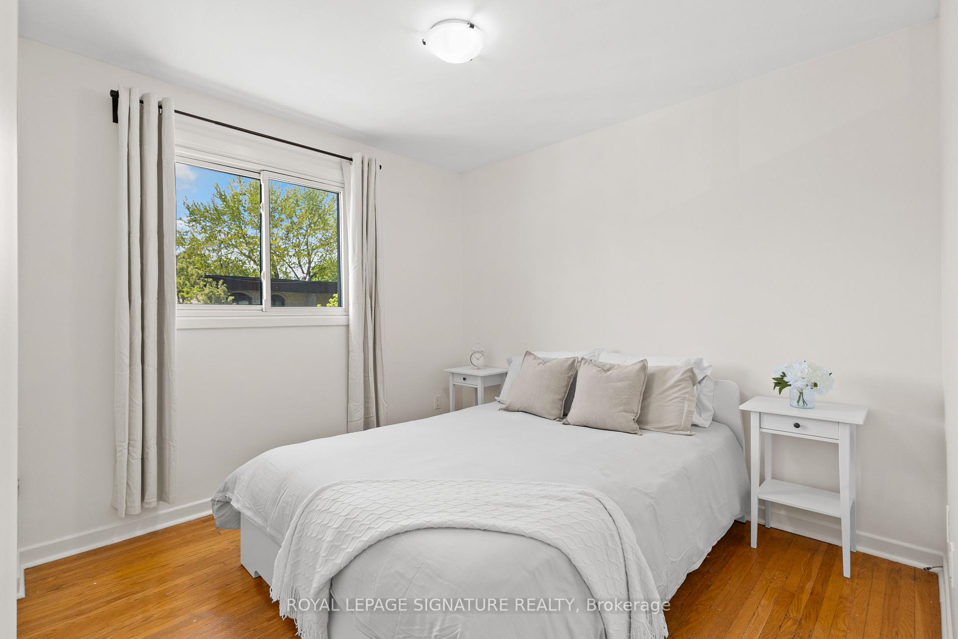 3 Bedrooms Condo at 611 Francis, Burlington For sale