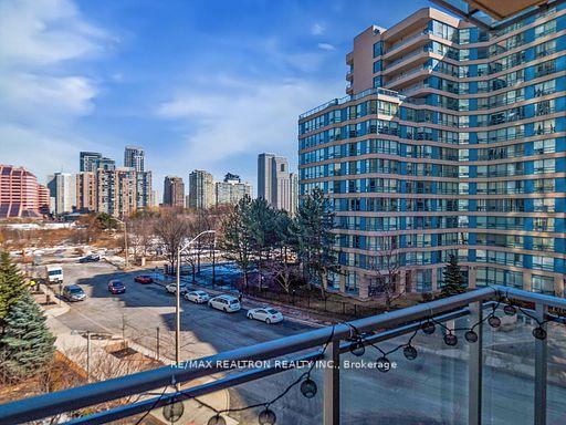 2 Bedrooms Condo at 225 Webb, Mississauga For sale