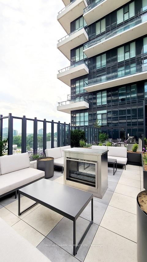 2 Bedrooms Condo at 30 Inn on the Park,  Toronto For sale