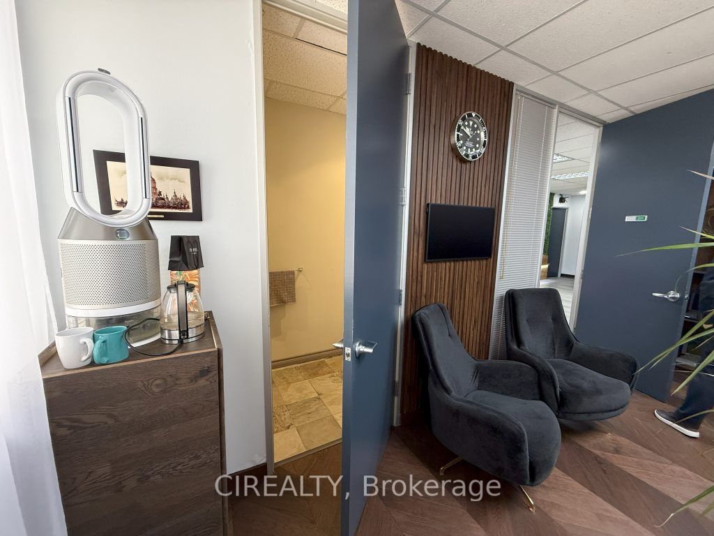 230 Watline Avenue, #Second Floor