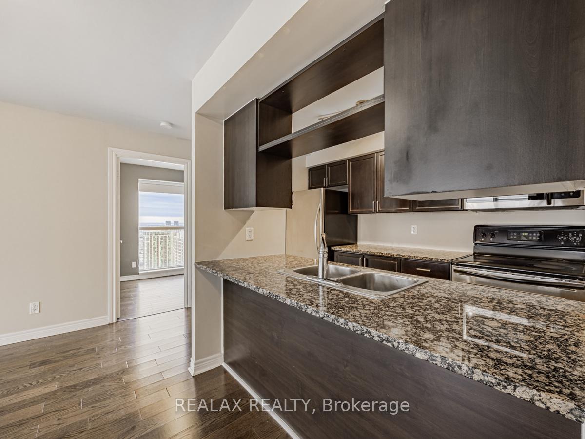 3 Bedrooms Condo at 70 Town Centre,  Toronto For sale
