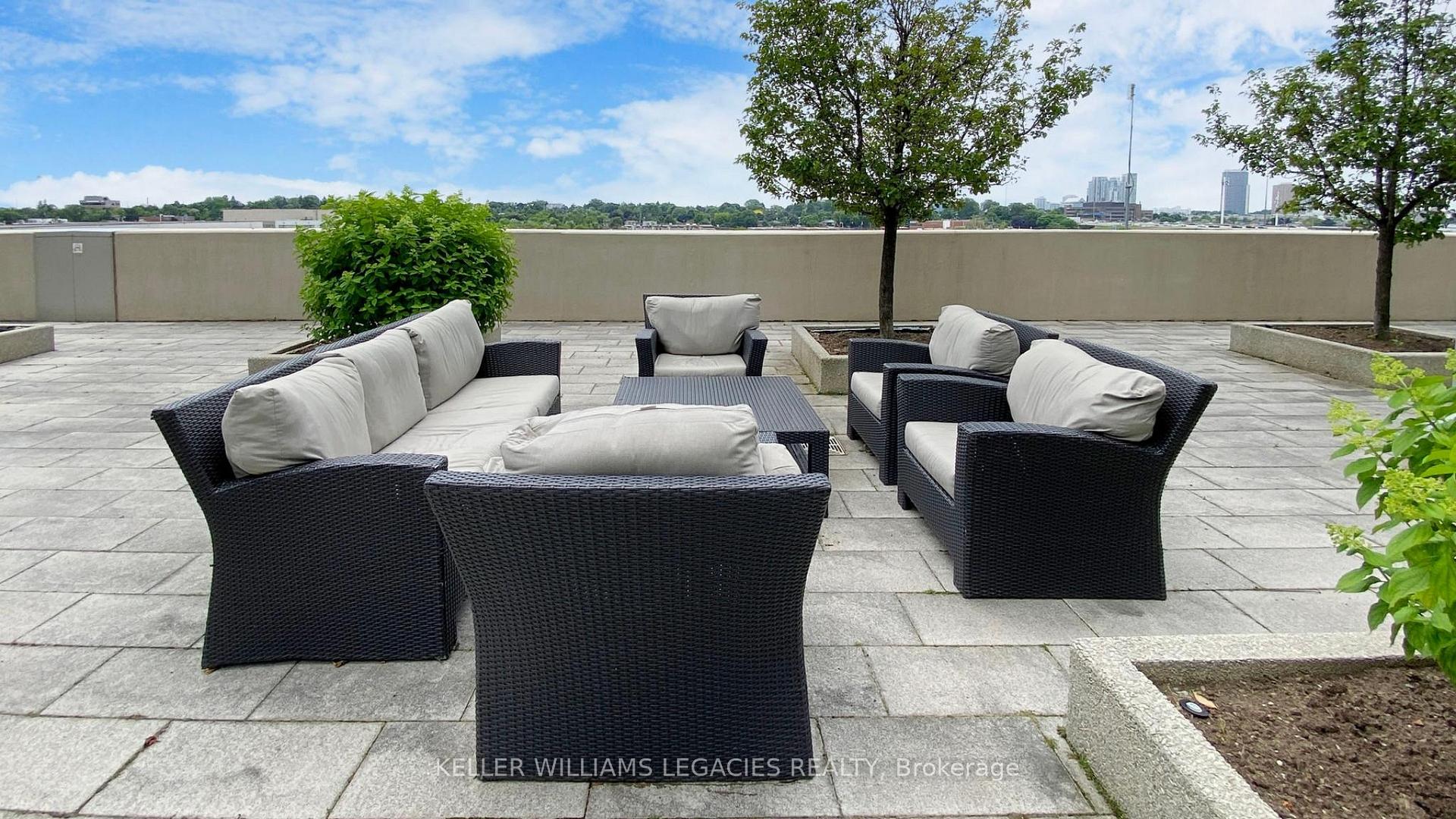 1 Bedroom Condo at 181 Village Green, Toronto For sale