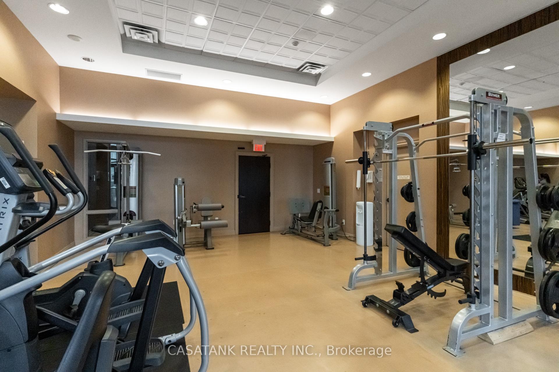 3 Bedrooms Condo at 385 Prince Of Wales, Mississauga For sale
