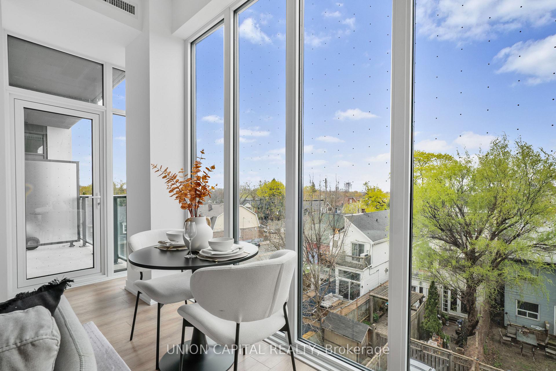2 Bedrooms Condo at 500 Dupont,  Toronto For sale