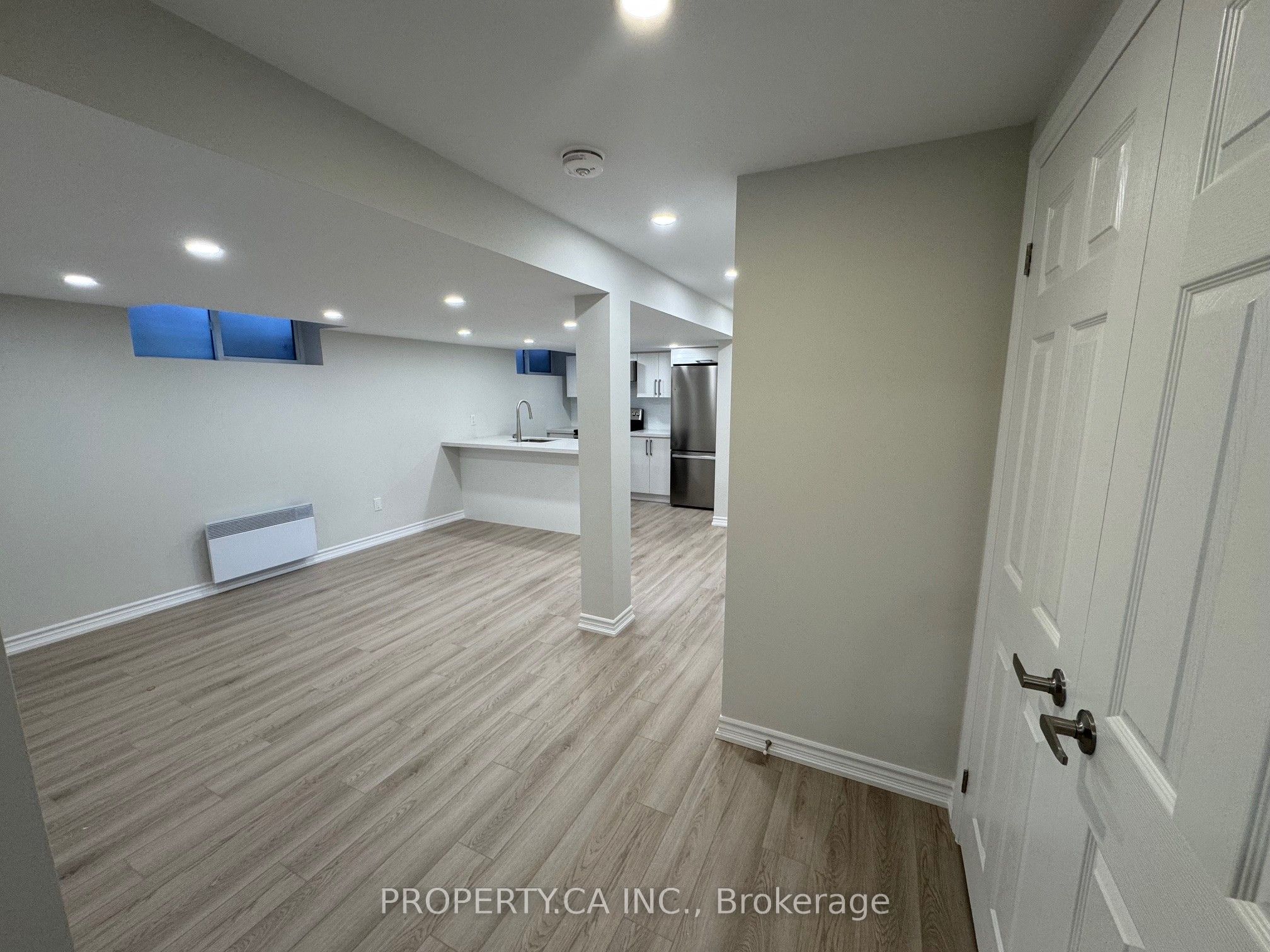 370 Lakeshore Road W, #1
