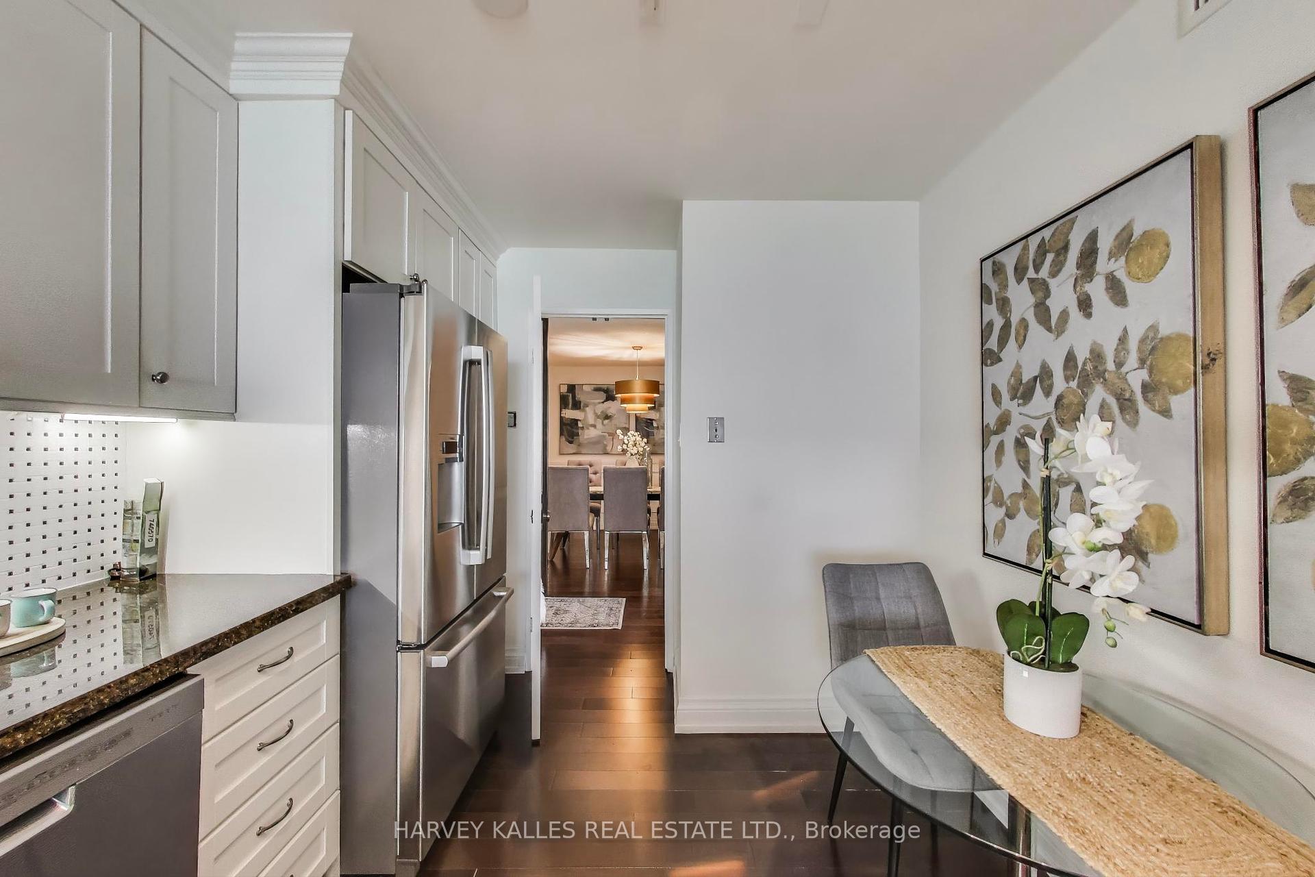 2 Bedrooms Condo at 55 Skymark, Toronto For sale