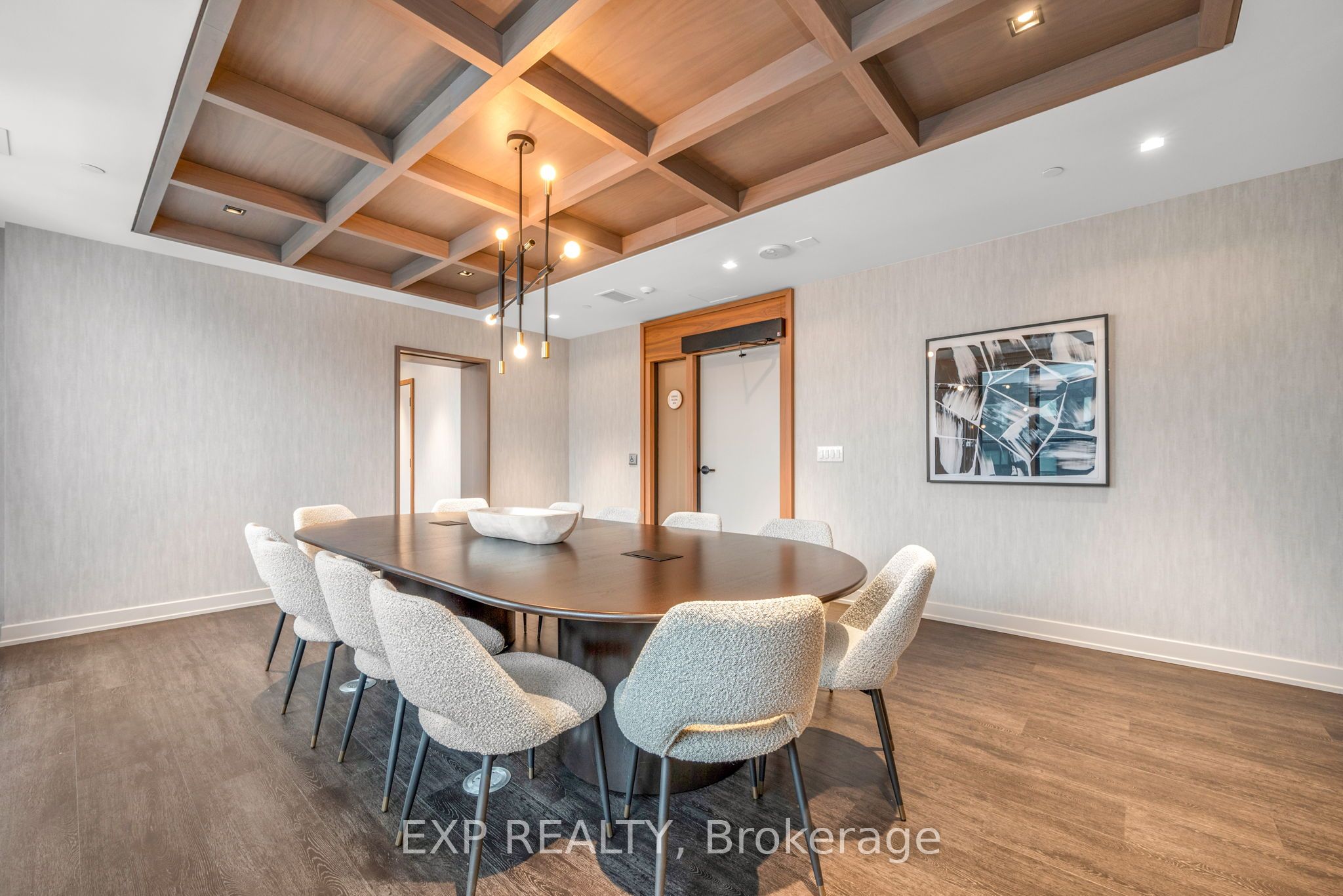 560 Rideau Street, #421