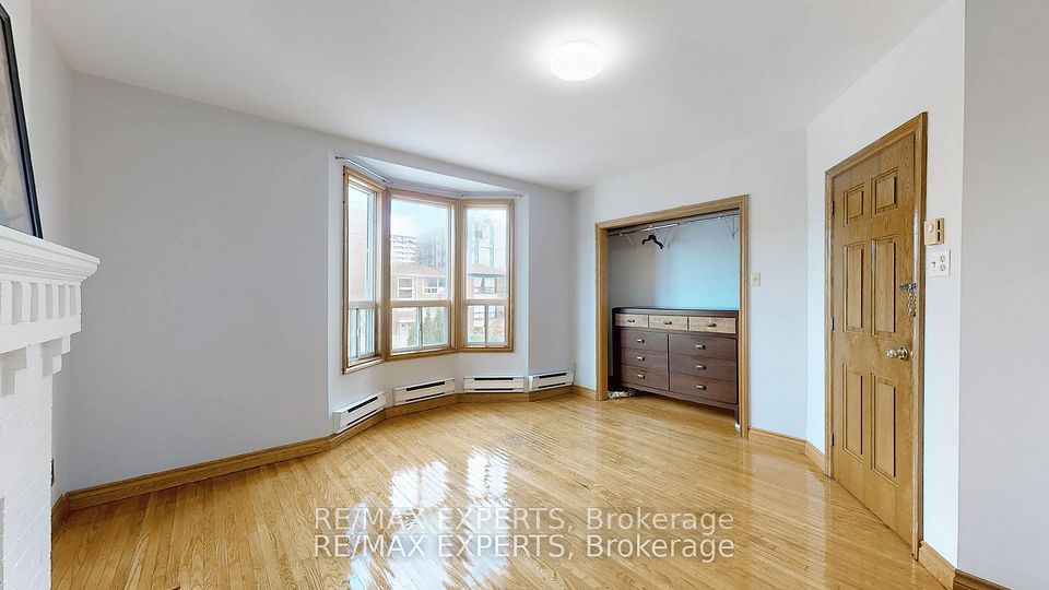 106 Kenwood Avenue UPPER